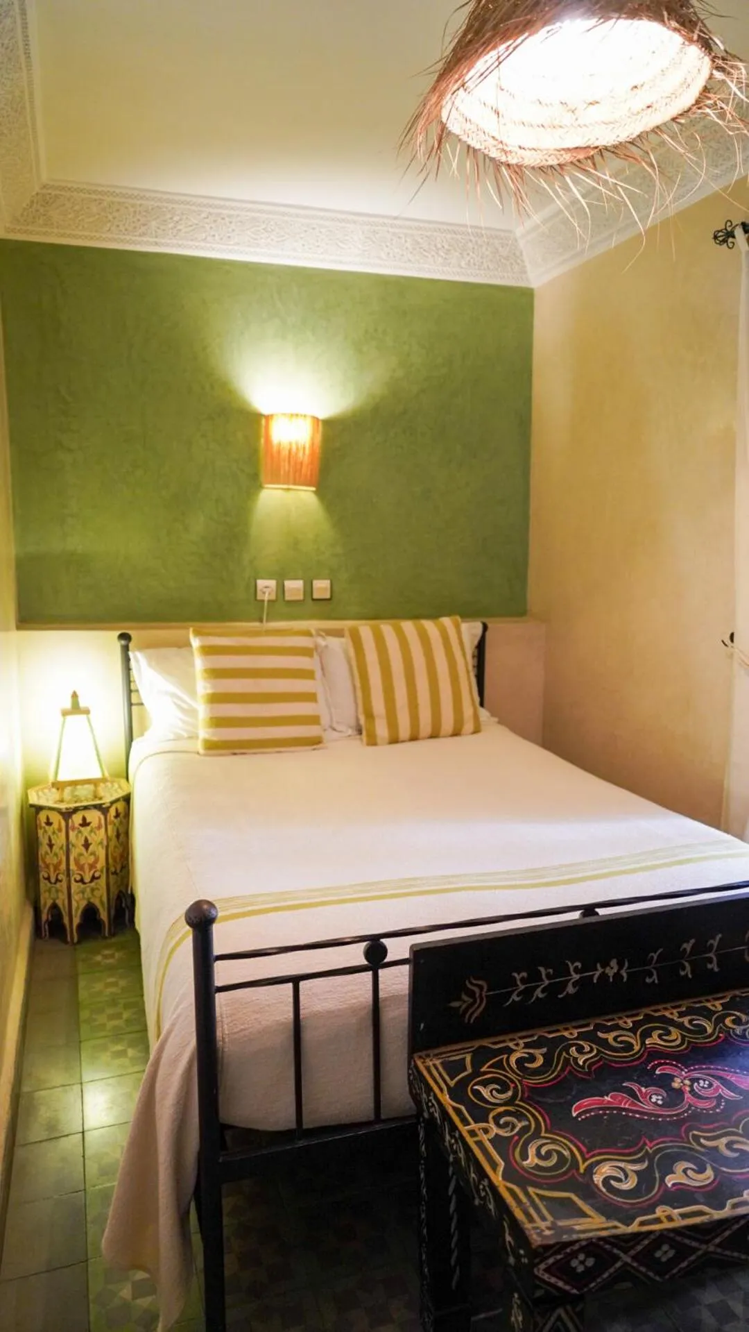 Bedroom, Bed in Monriad