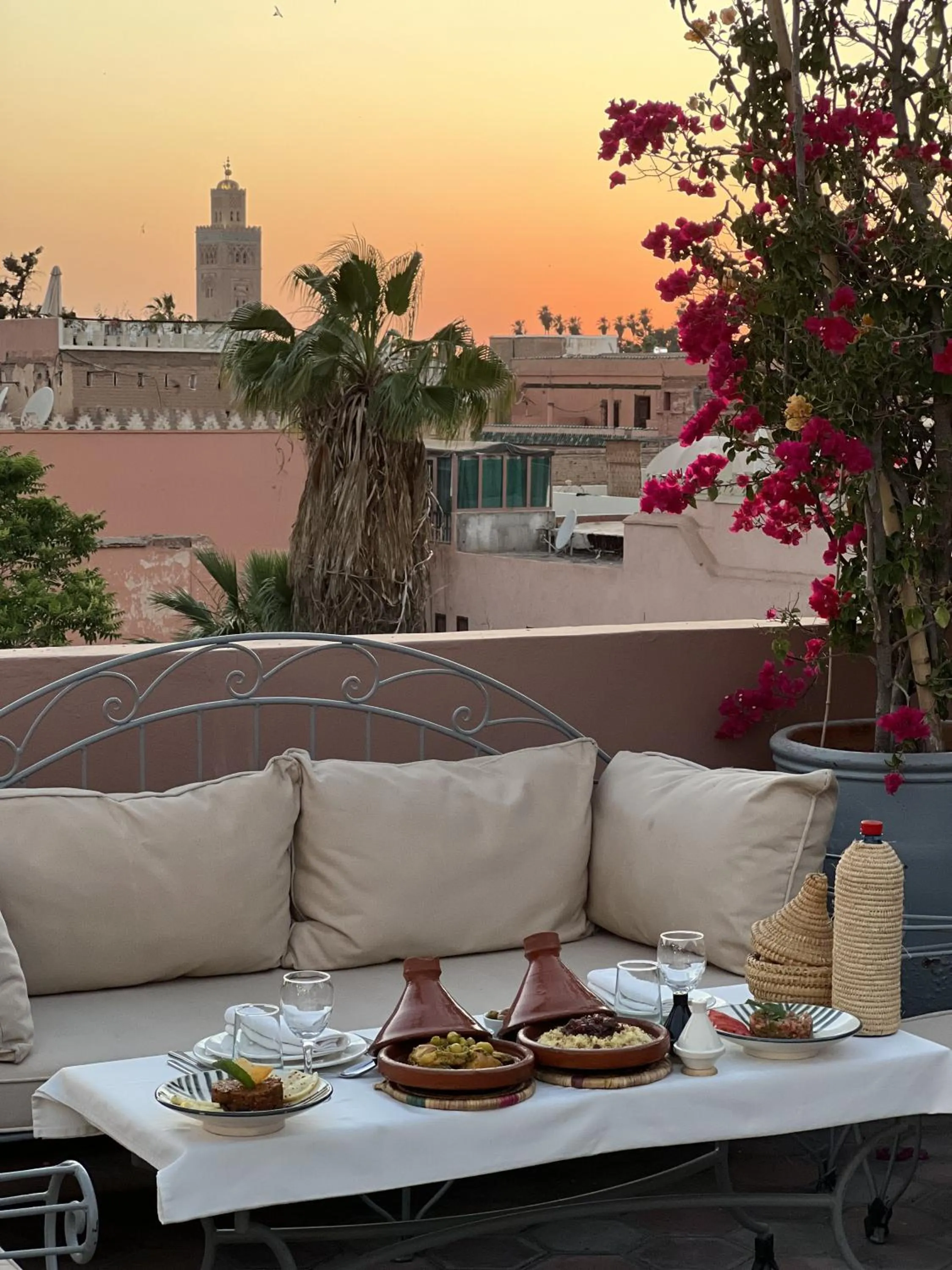 Restaurant/places to eat in Monriad