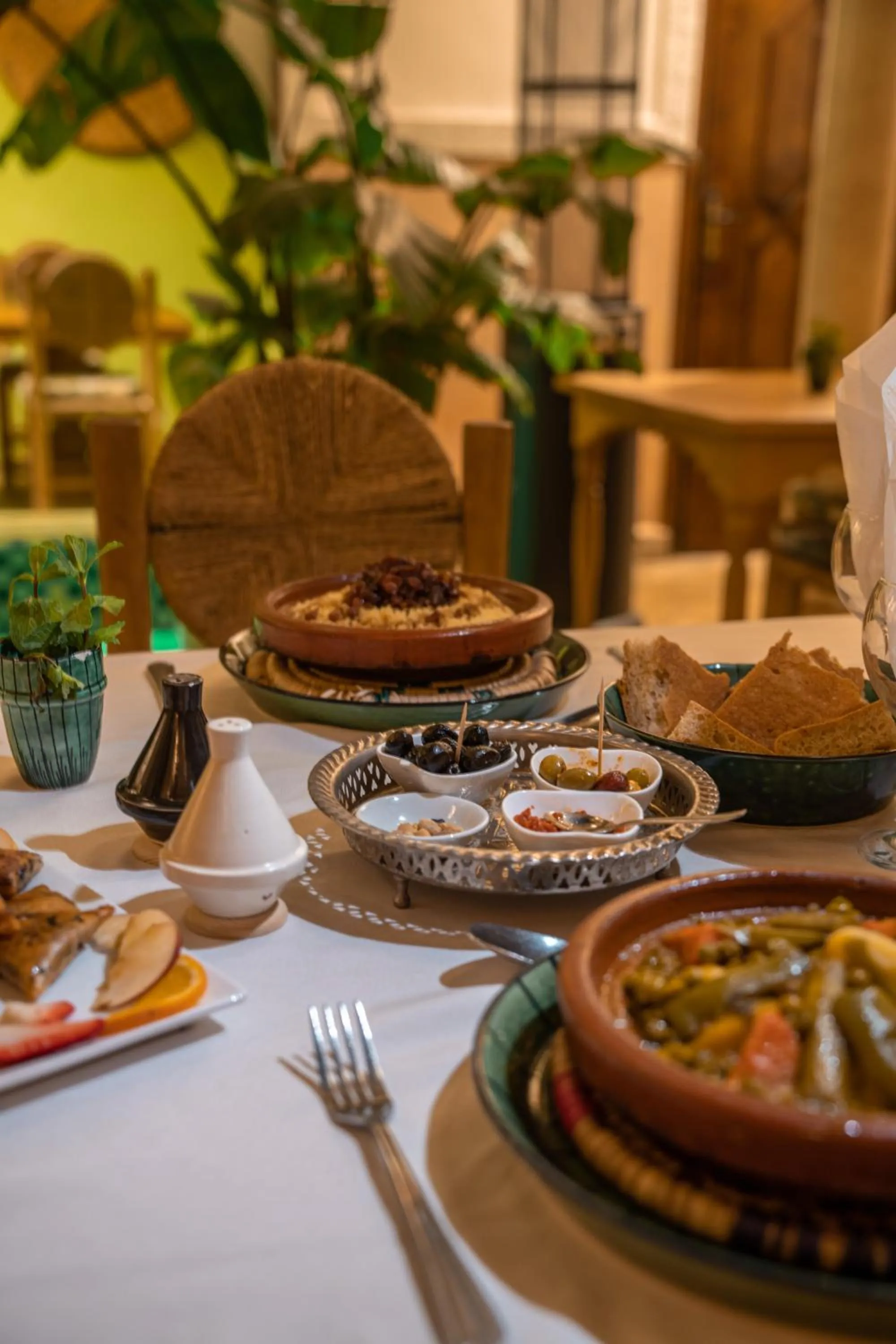 Restaurant/places to eat in Monriad