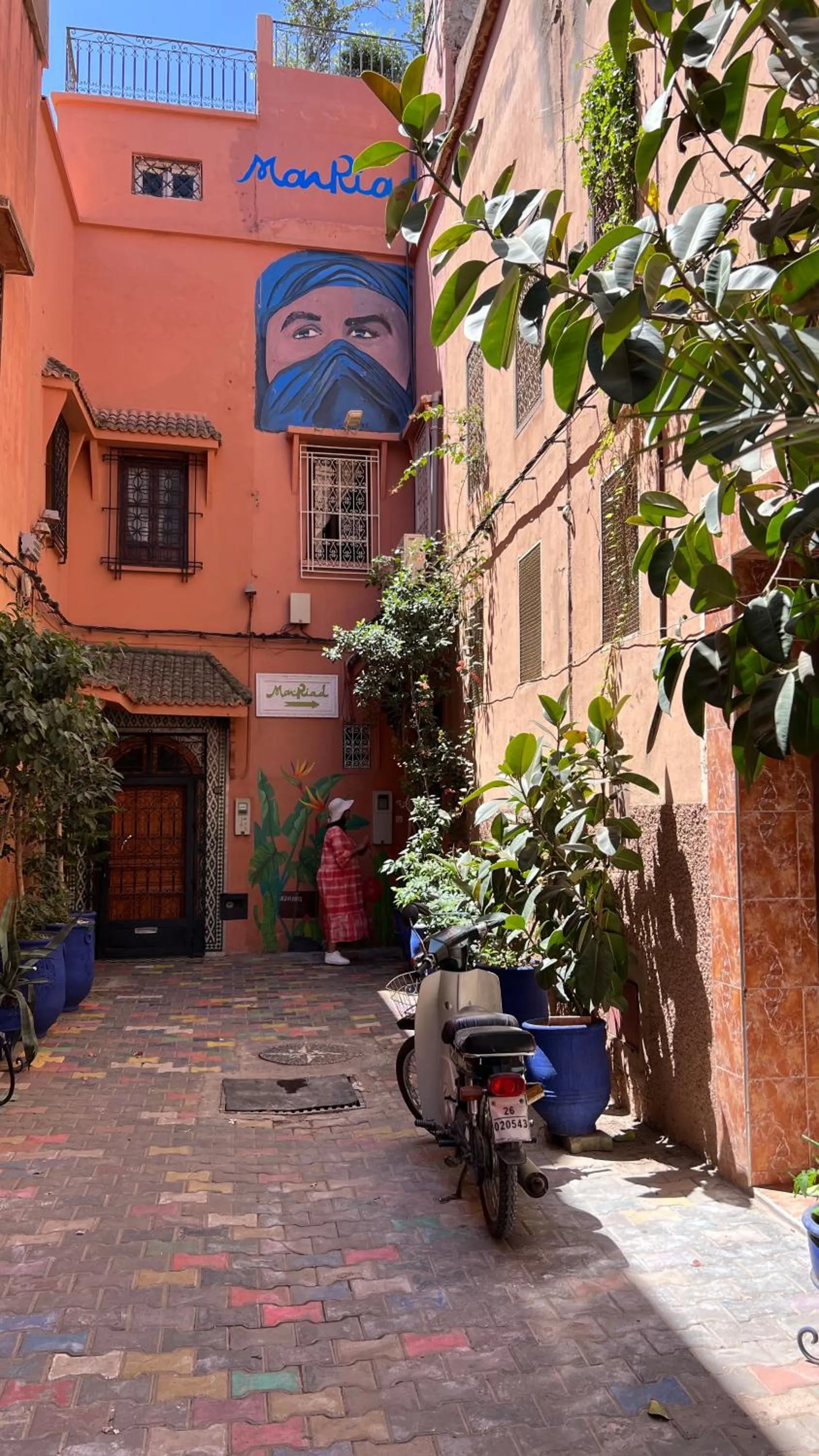 Facade/entrance in Monriad