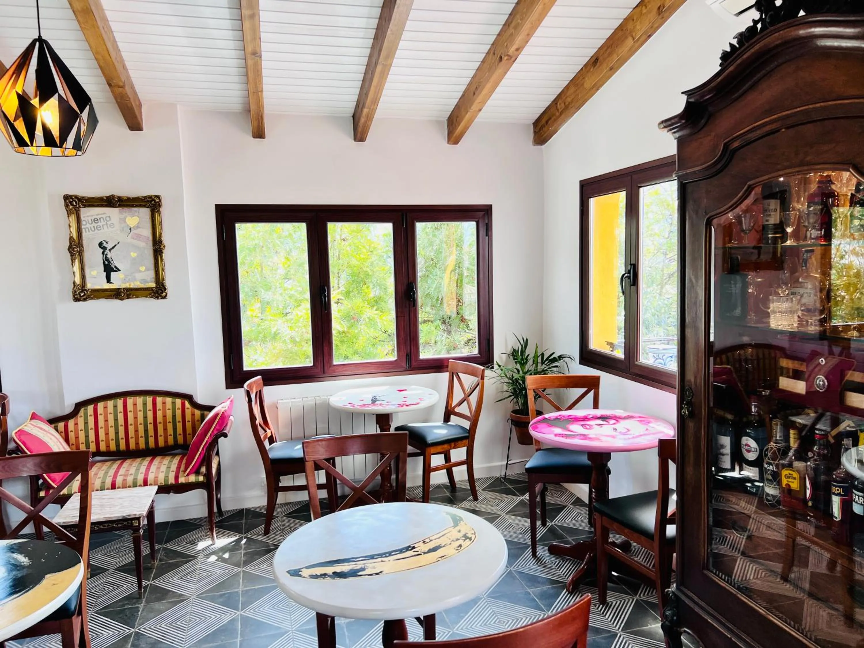 Communal lounge/ TV room in Hotelito Suecia