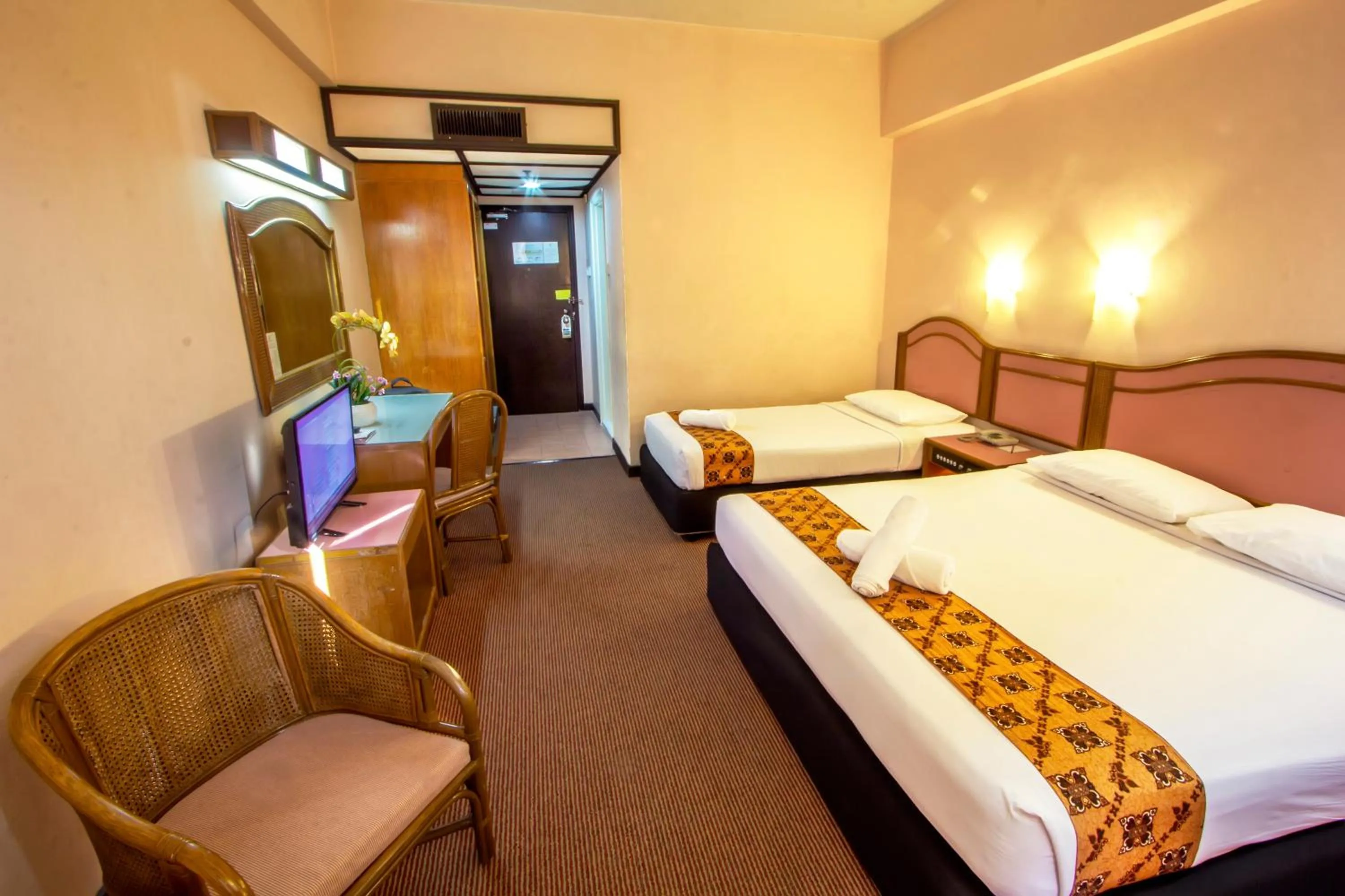 bunk bed, Bed in Hotel Grand Continental Langkawi