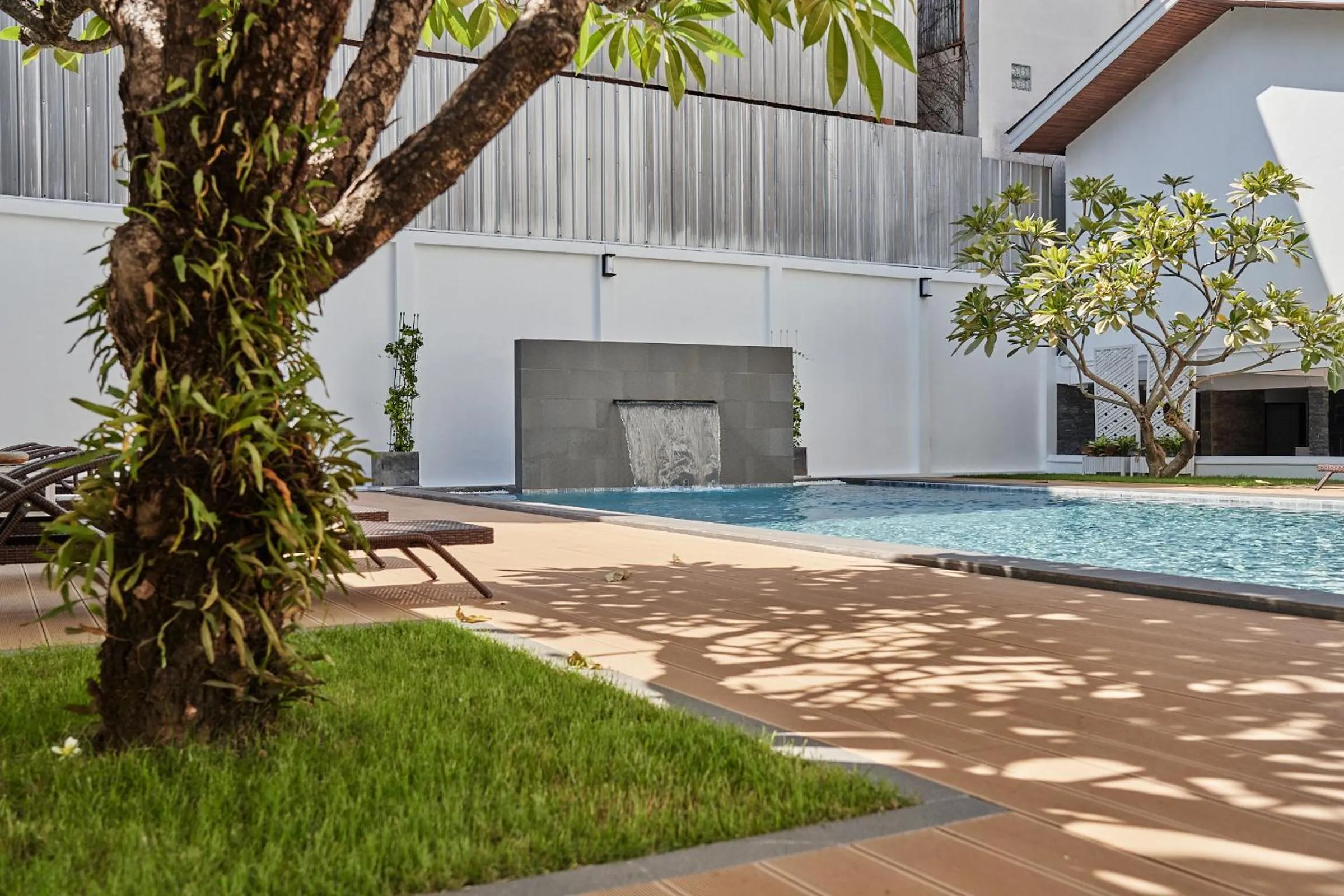 Swimming pool in Le Charme Vientiane Hotel