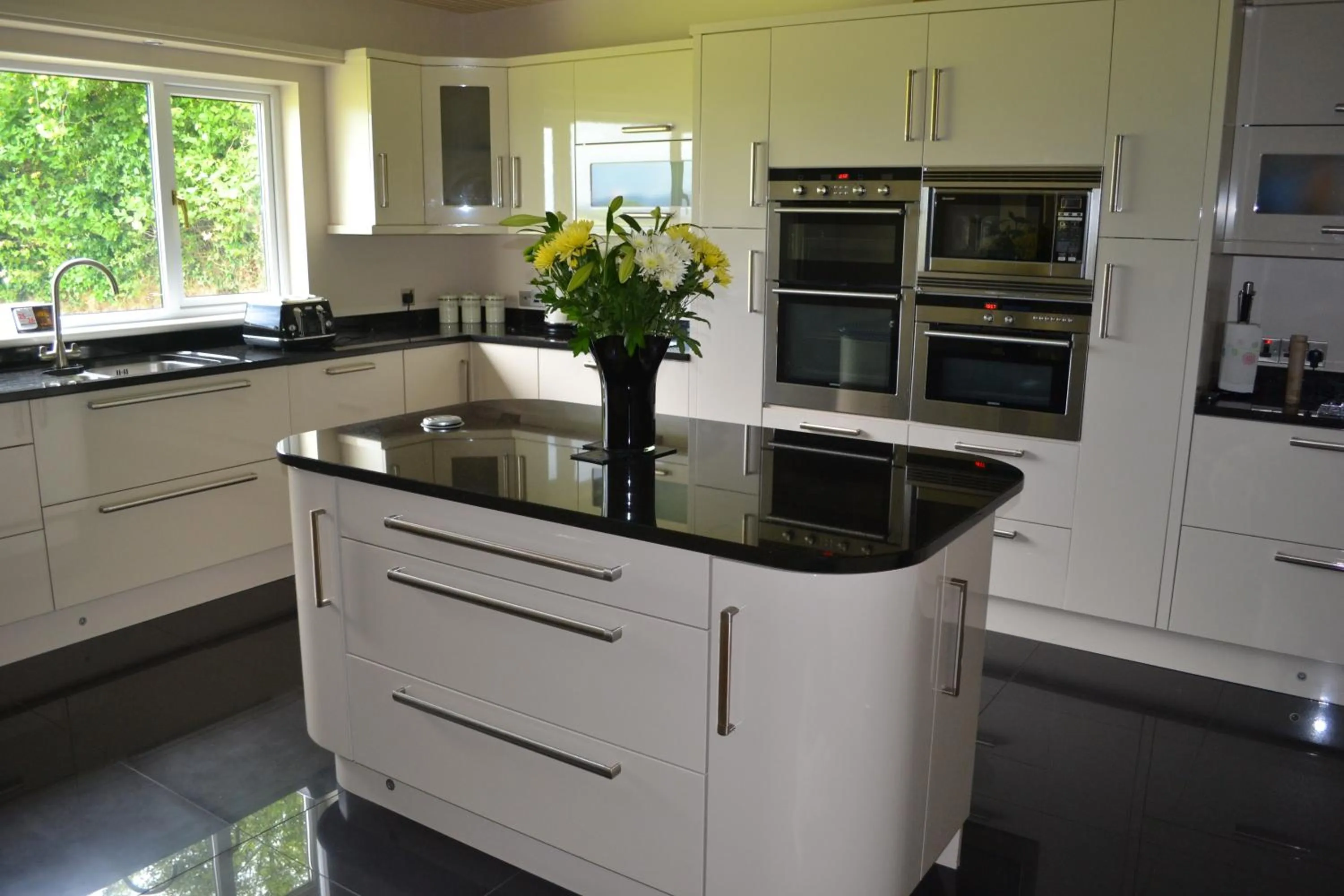 Kitchen or kitchenette in Cullentra House