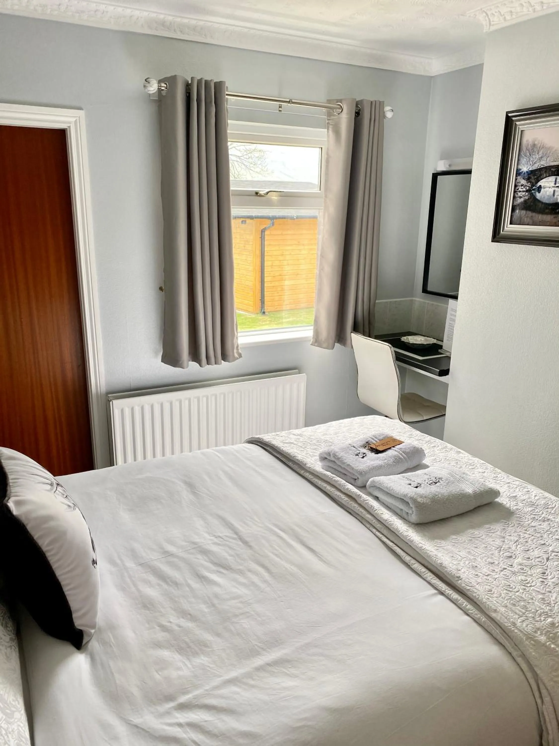 Bedroom, Bed in Cullentra House