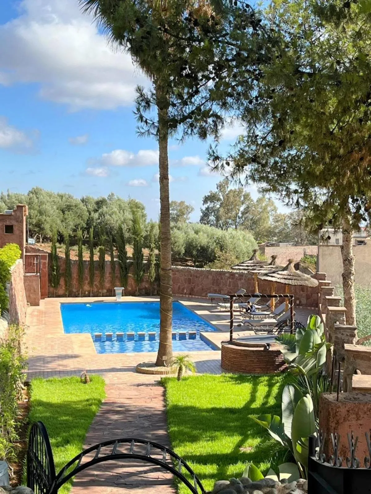 Swimming pool in Chez Mamouchthka