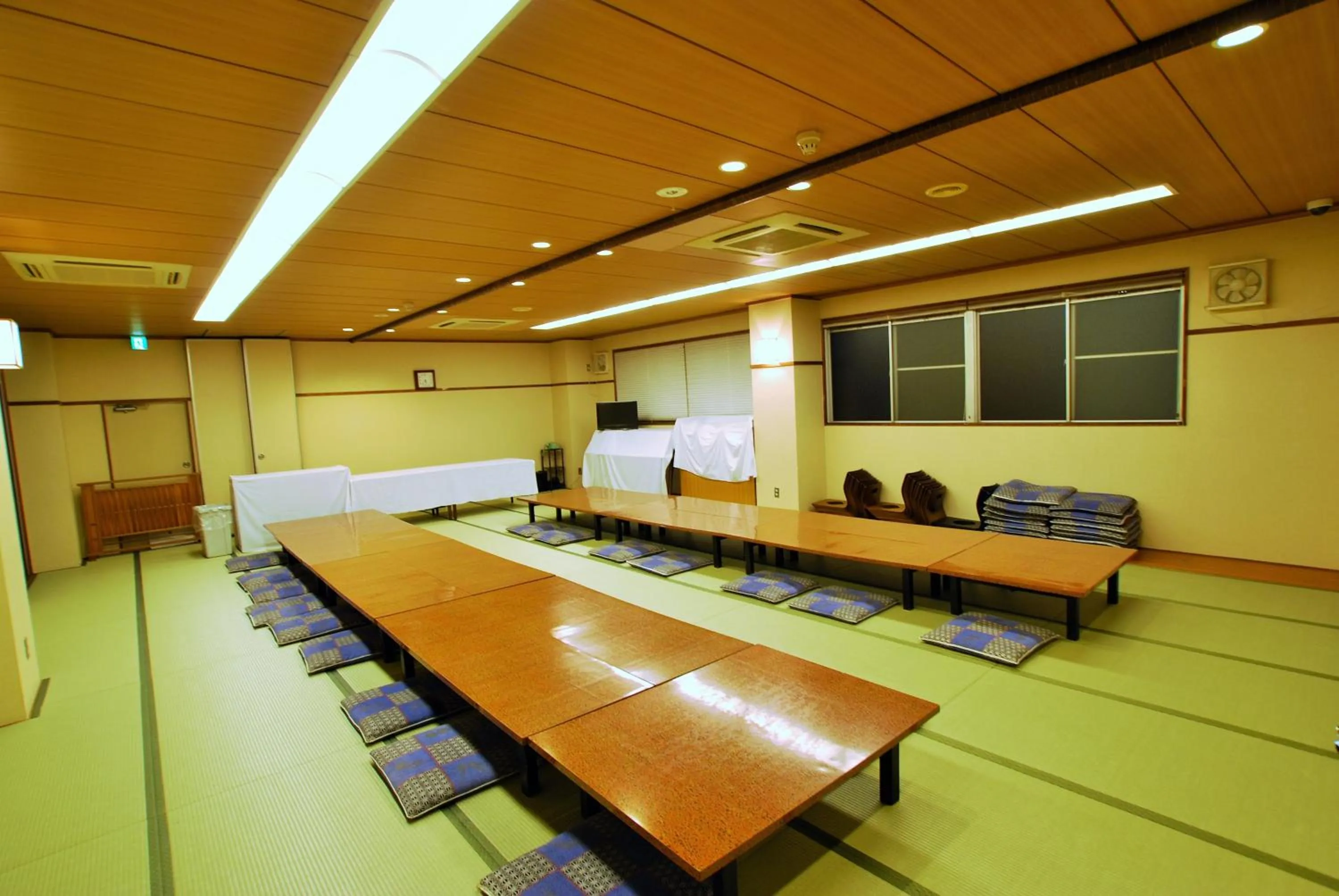 Business facilities in Hiroshima Peace Hotel