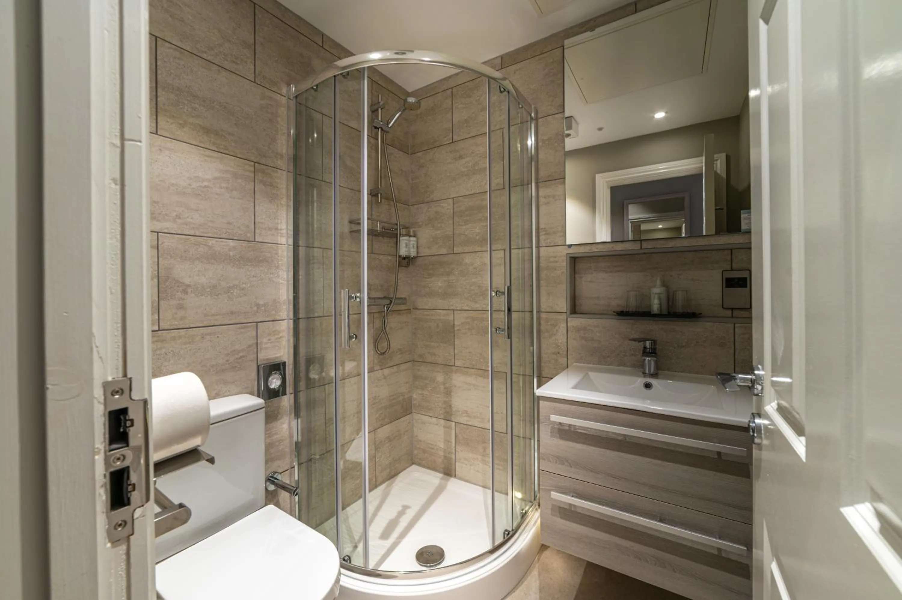 Shower in The Ro Hotel Windermere