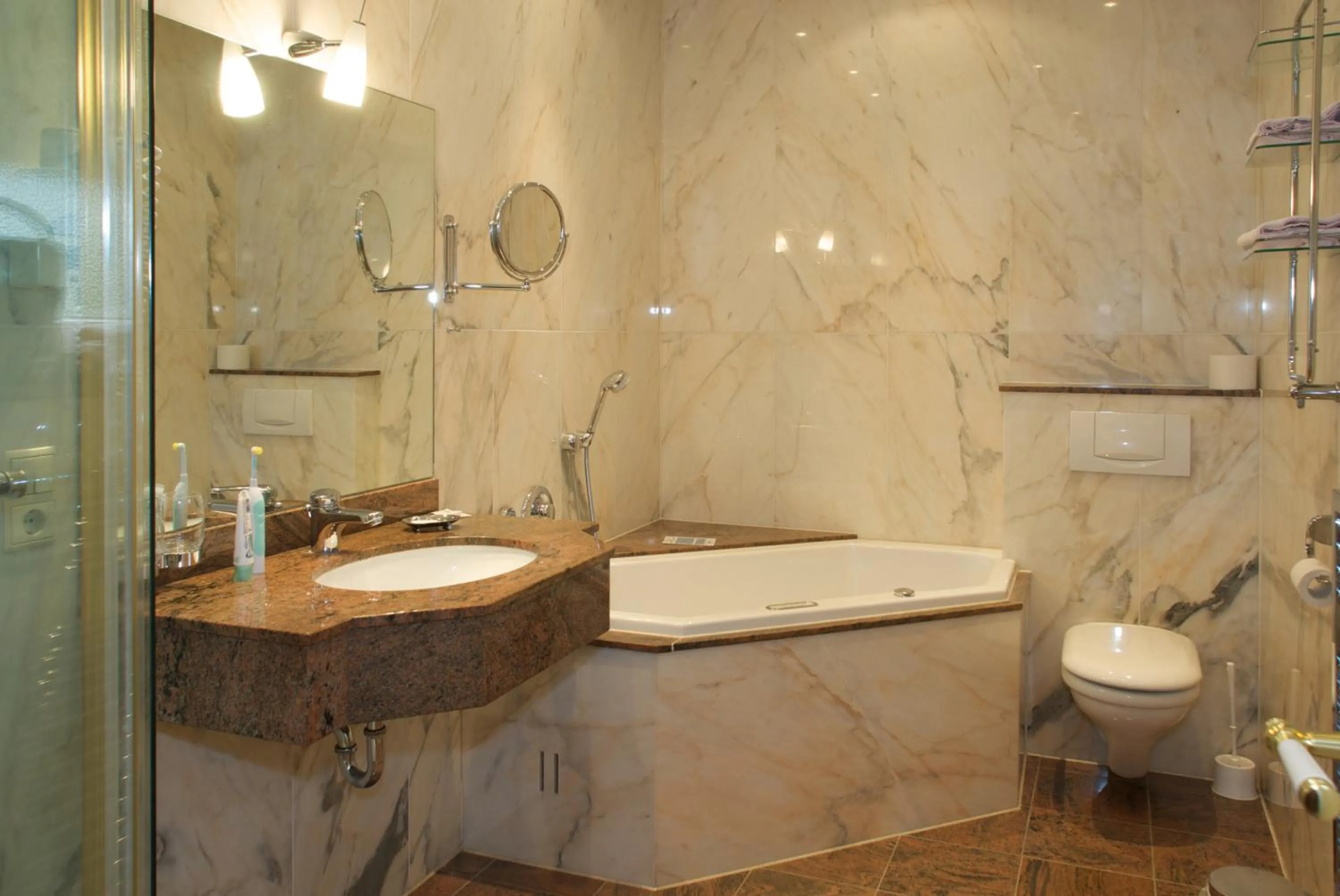 Bathroom in Hotel Schmidt