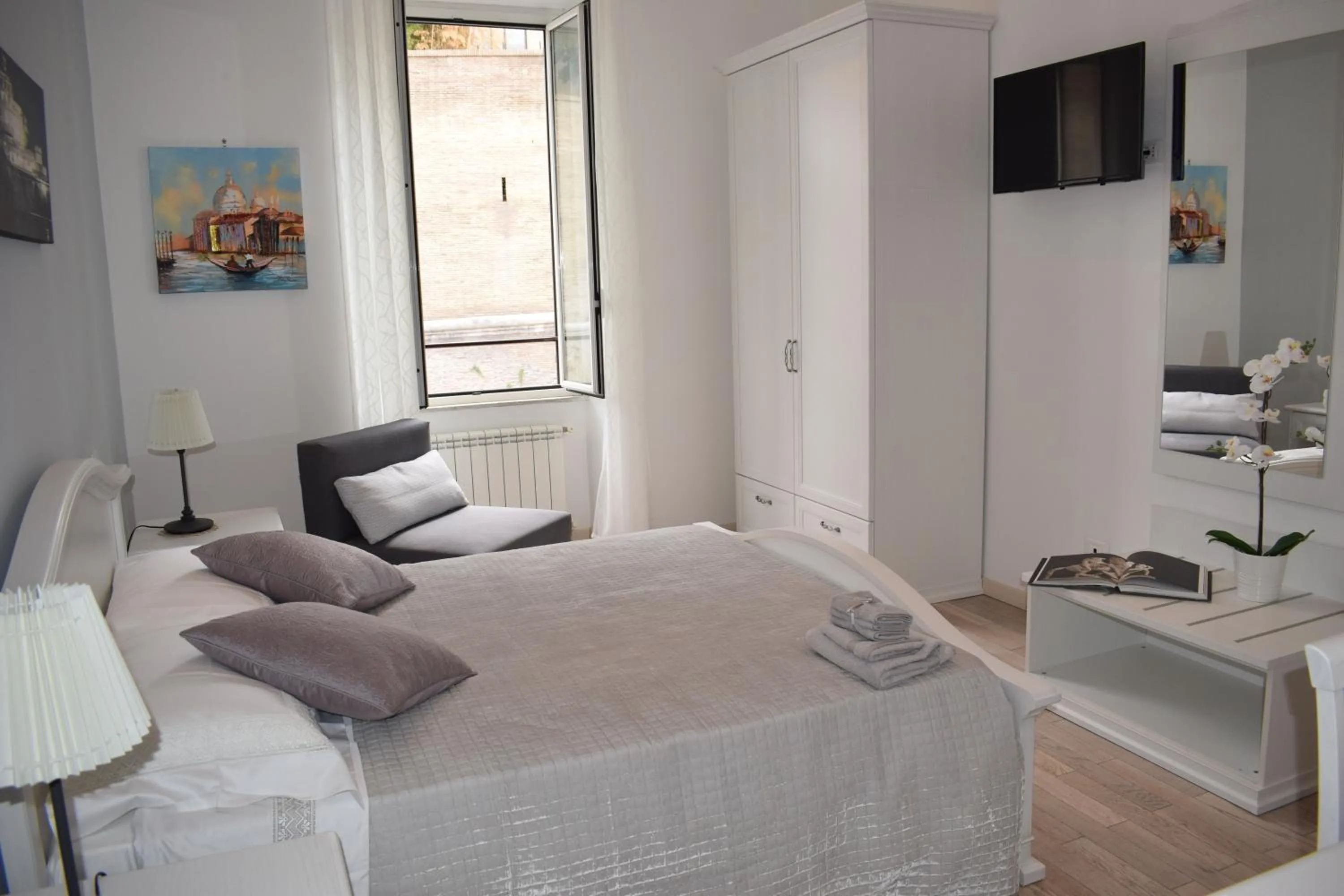 Photo of the whole room, Bed in My Bed Vatican Museum