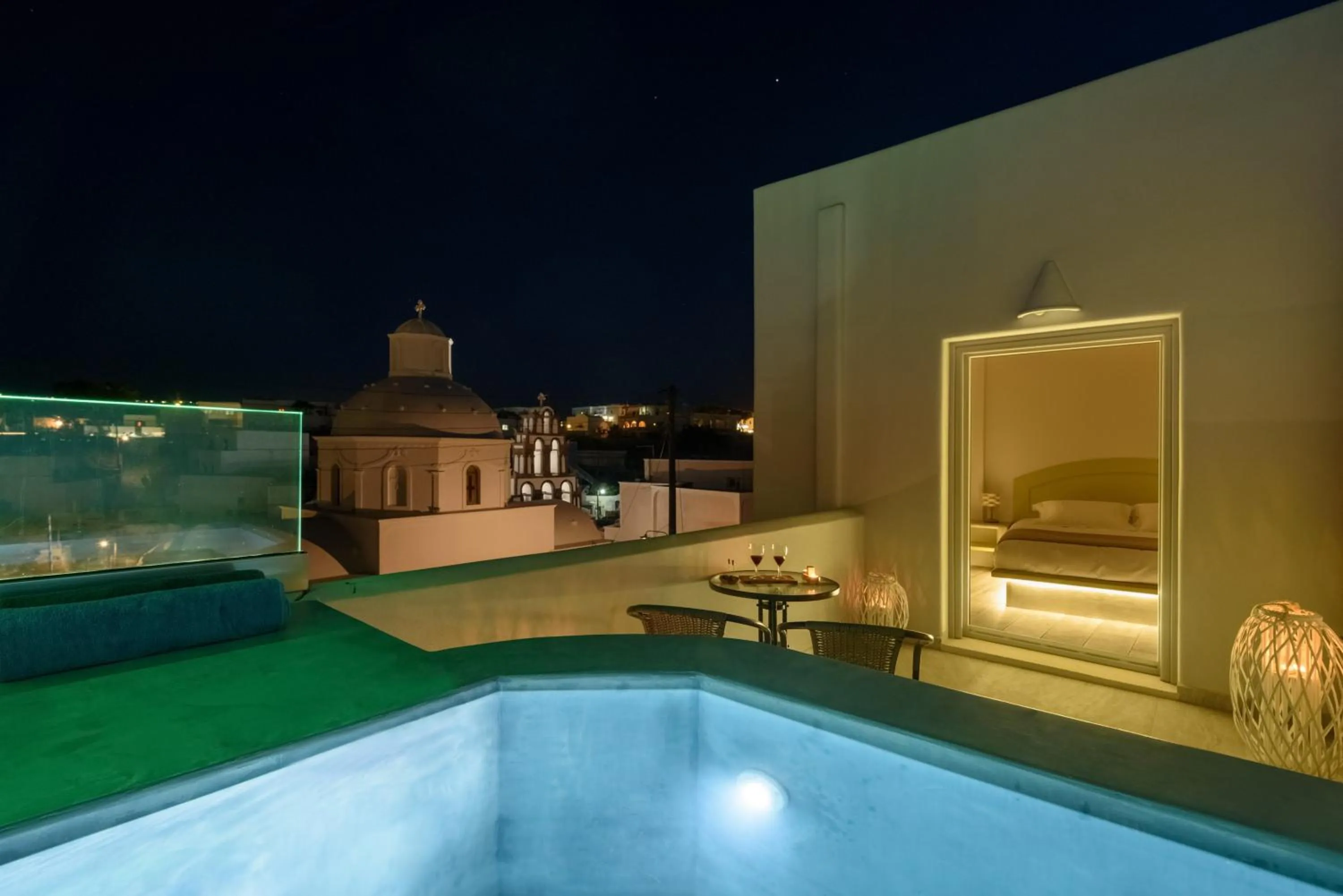 Hot Tub in Ikies Santo Filoxenia Apartments