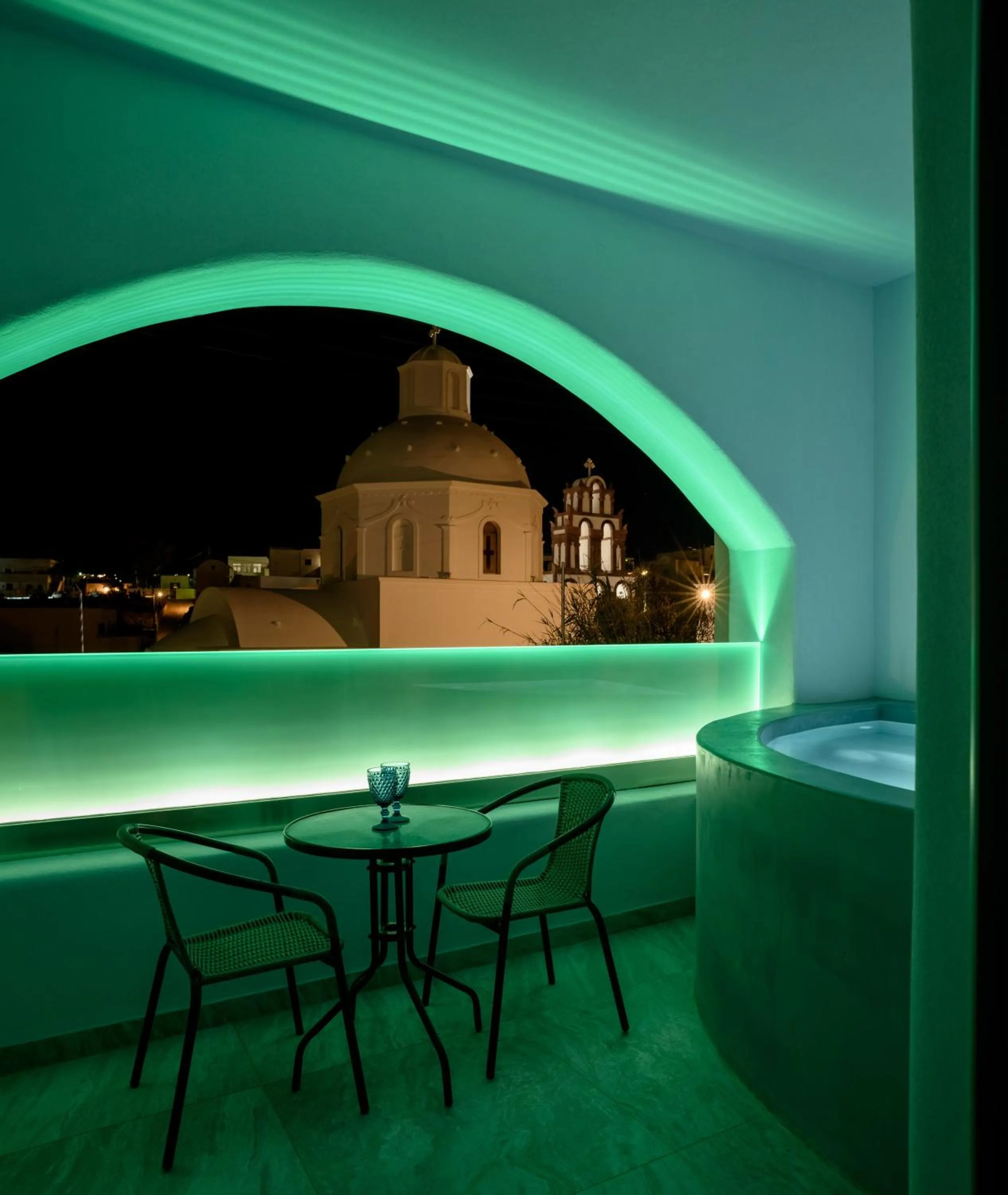 Hot Tub in Ikies Santo Filoxenia Apartments