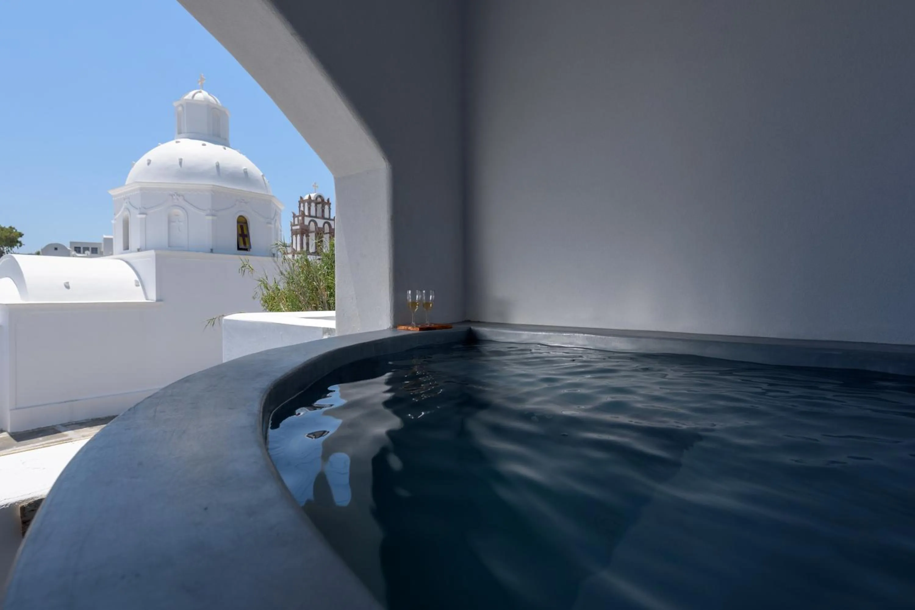 Hot Tub in Ikies Santo Filoxenia Apartments