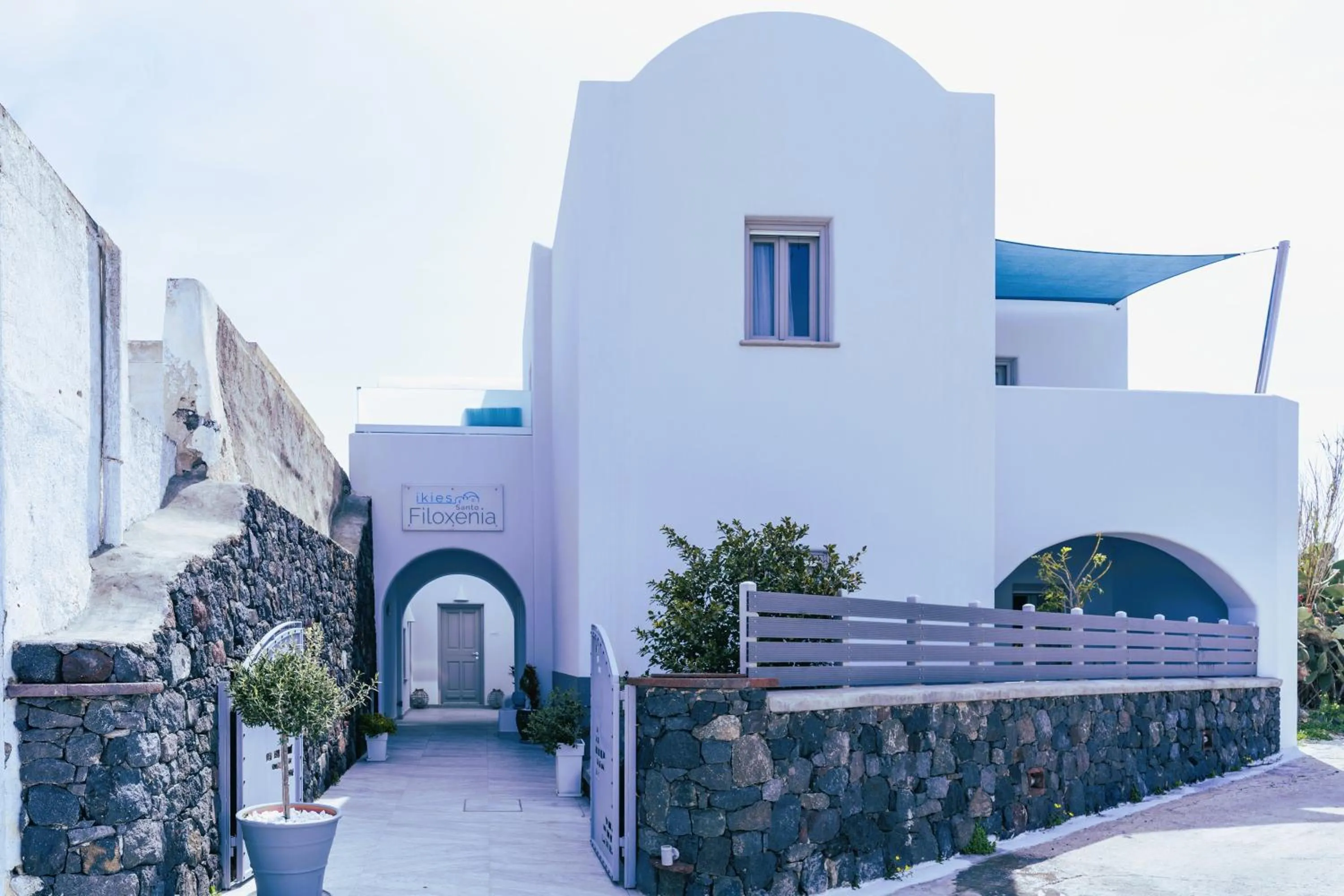 Facade/entrance in Ikies Santo Filoxenia Apartments