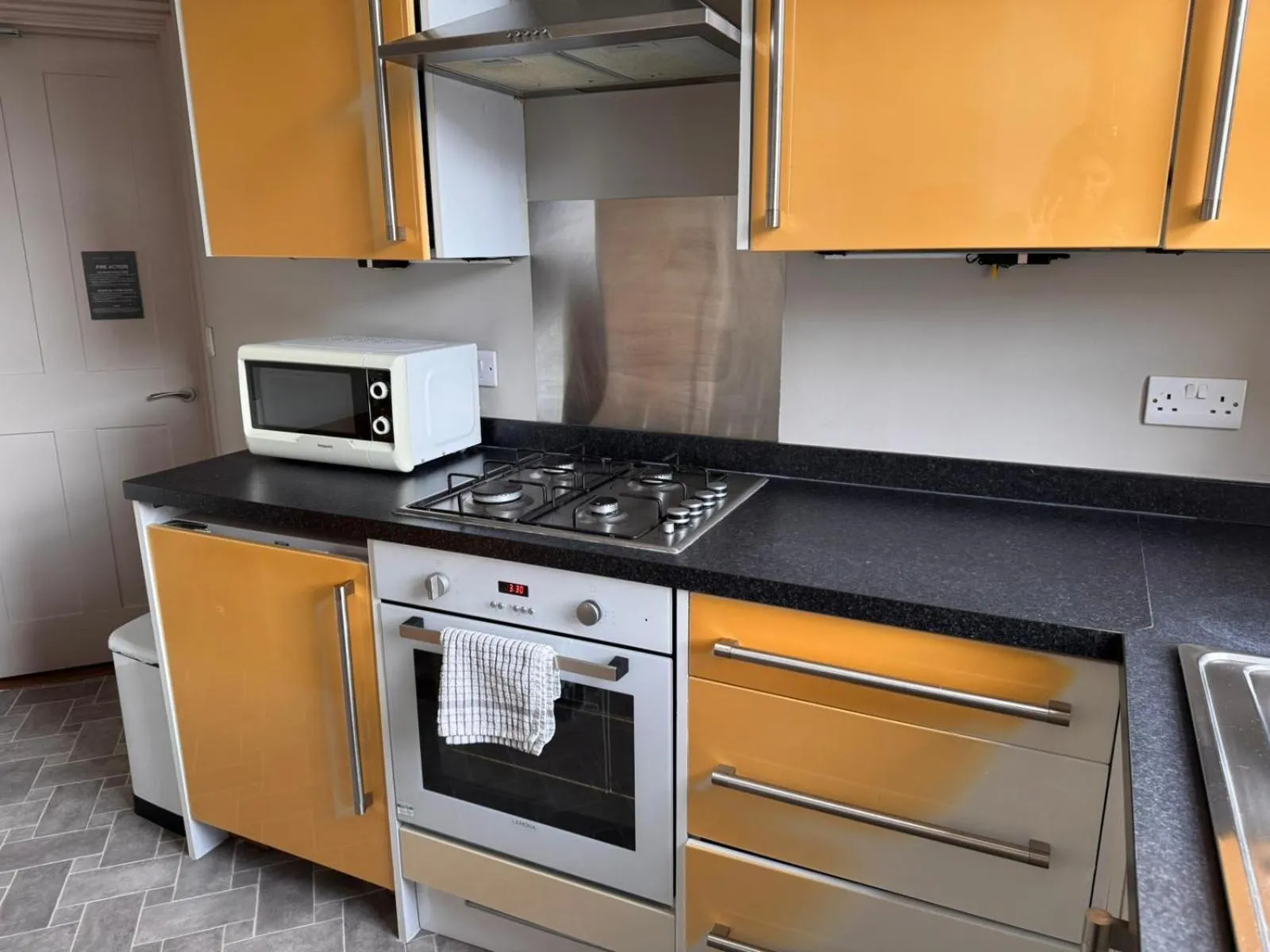 Kitchen or kitchenette in Regency House
