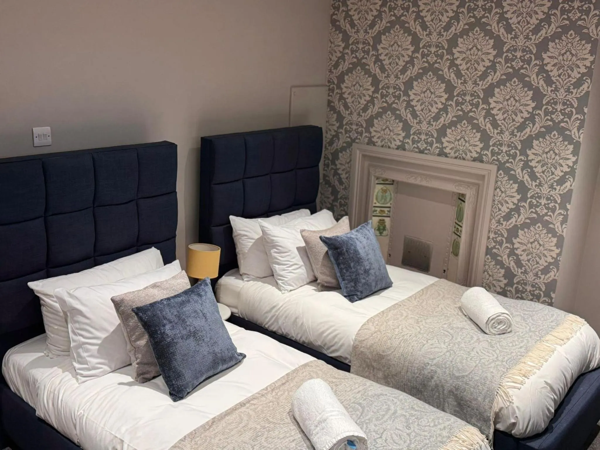 Bedroom, Bed in Regency House