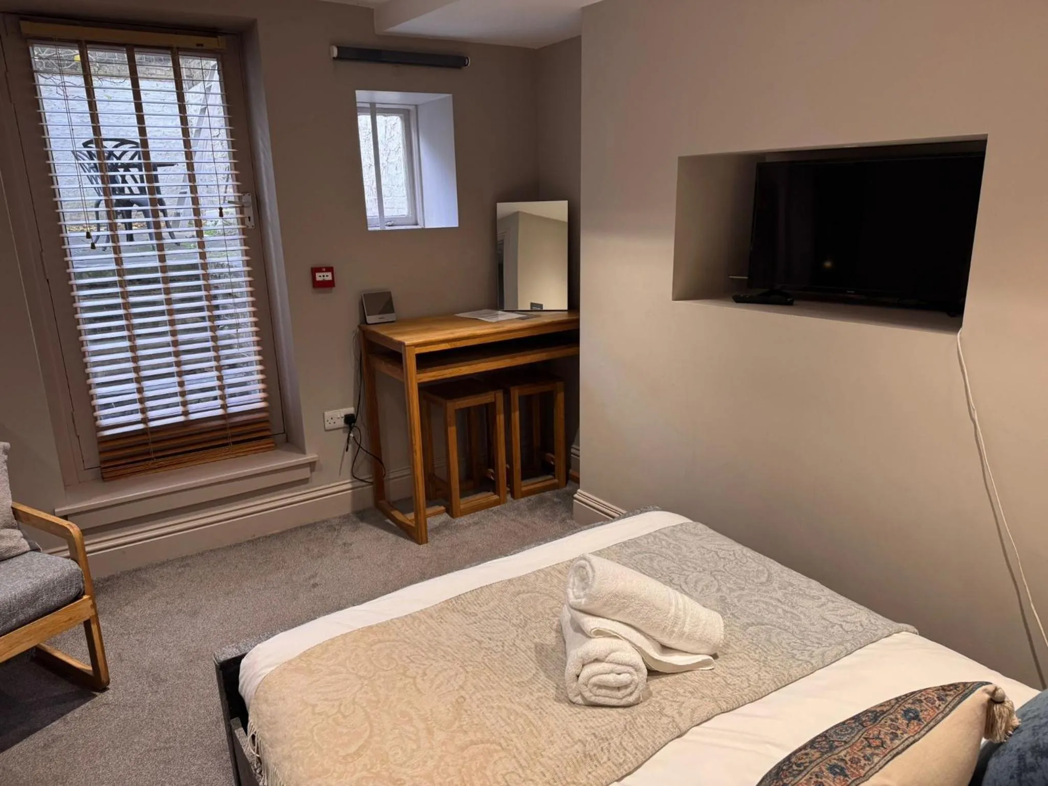 Bedroom, Bed in Regency House