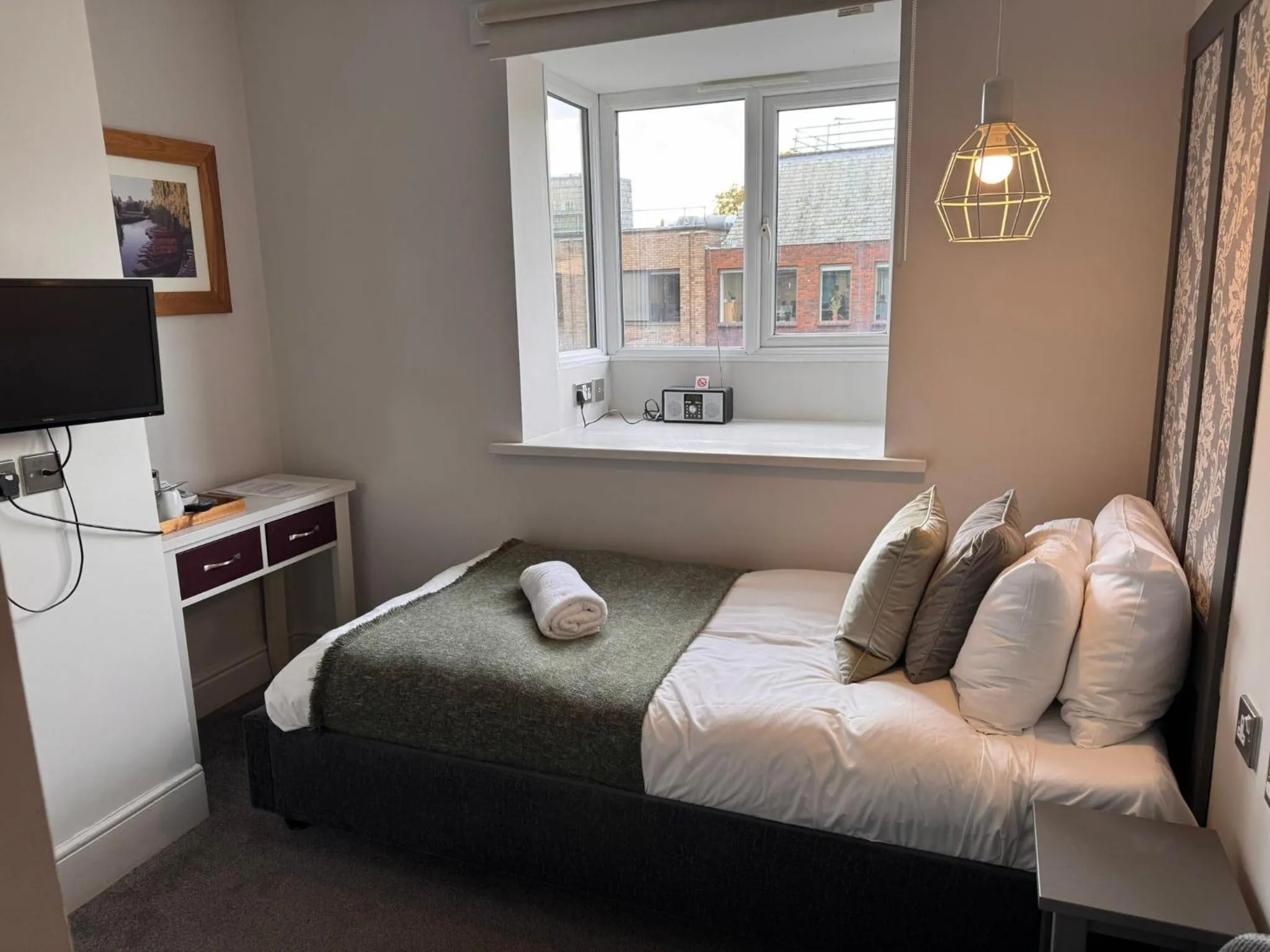 Bedroom, Bed in Regency House