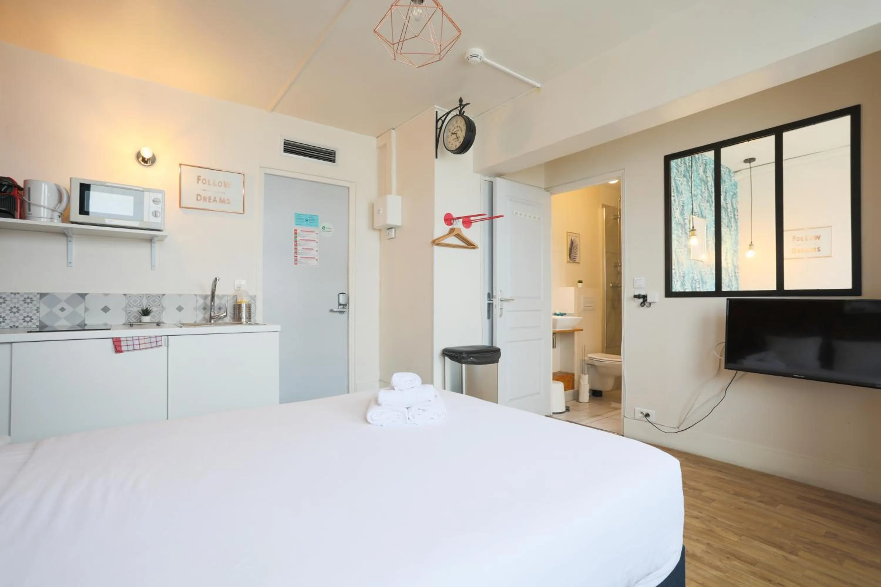 Photo of the whole room, Bed in WS Champs Elysées - Ponthieu