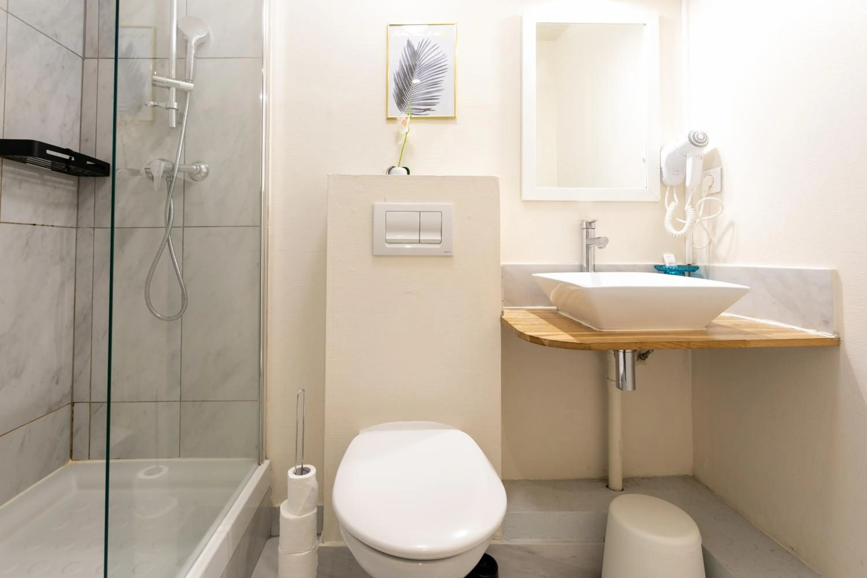 Toilet in WS Champs Elysées - Ponthieu