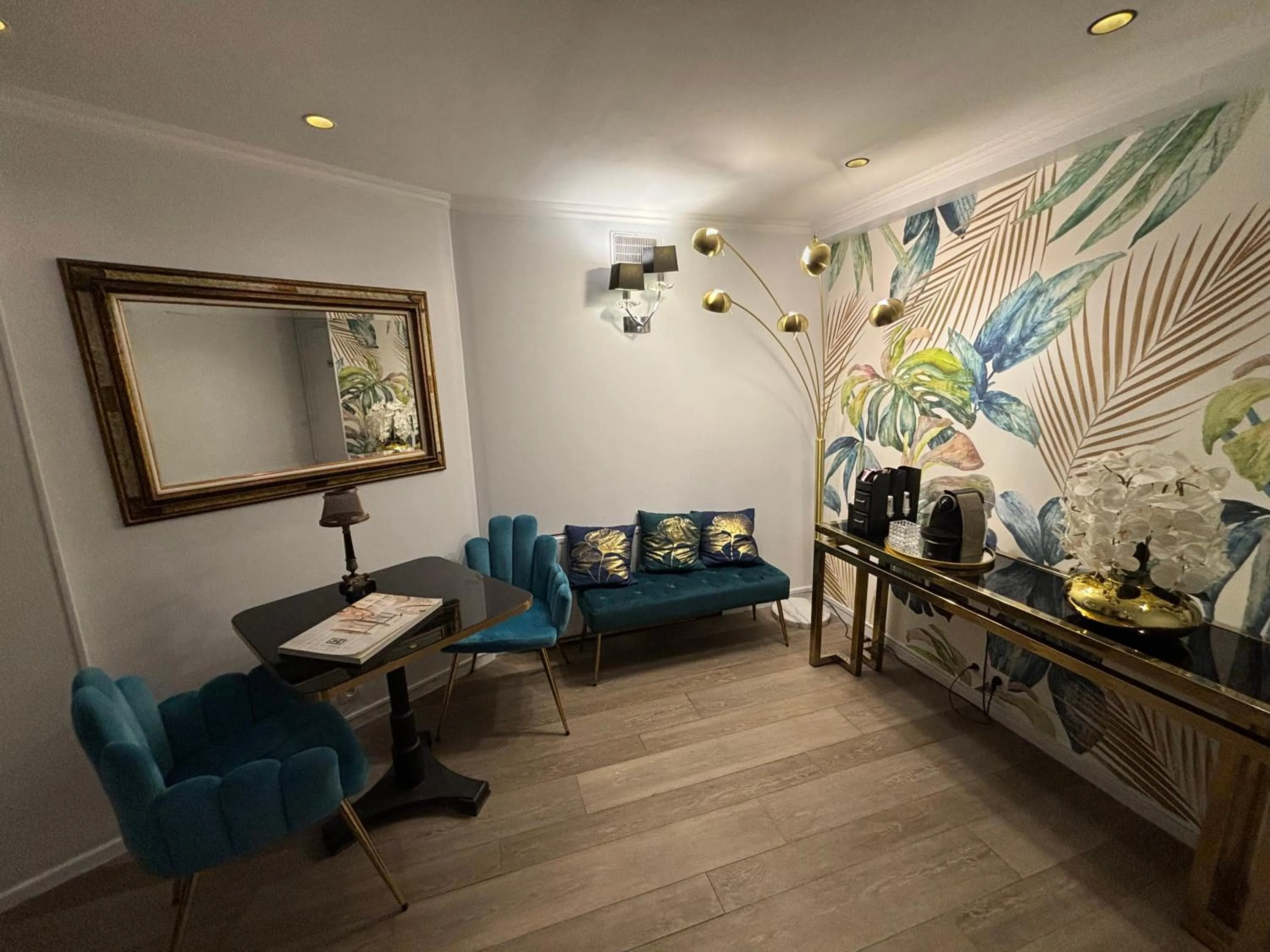 Hotel Riviera OPERA Cadet