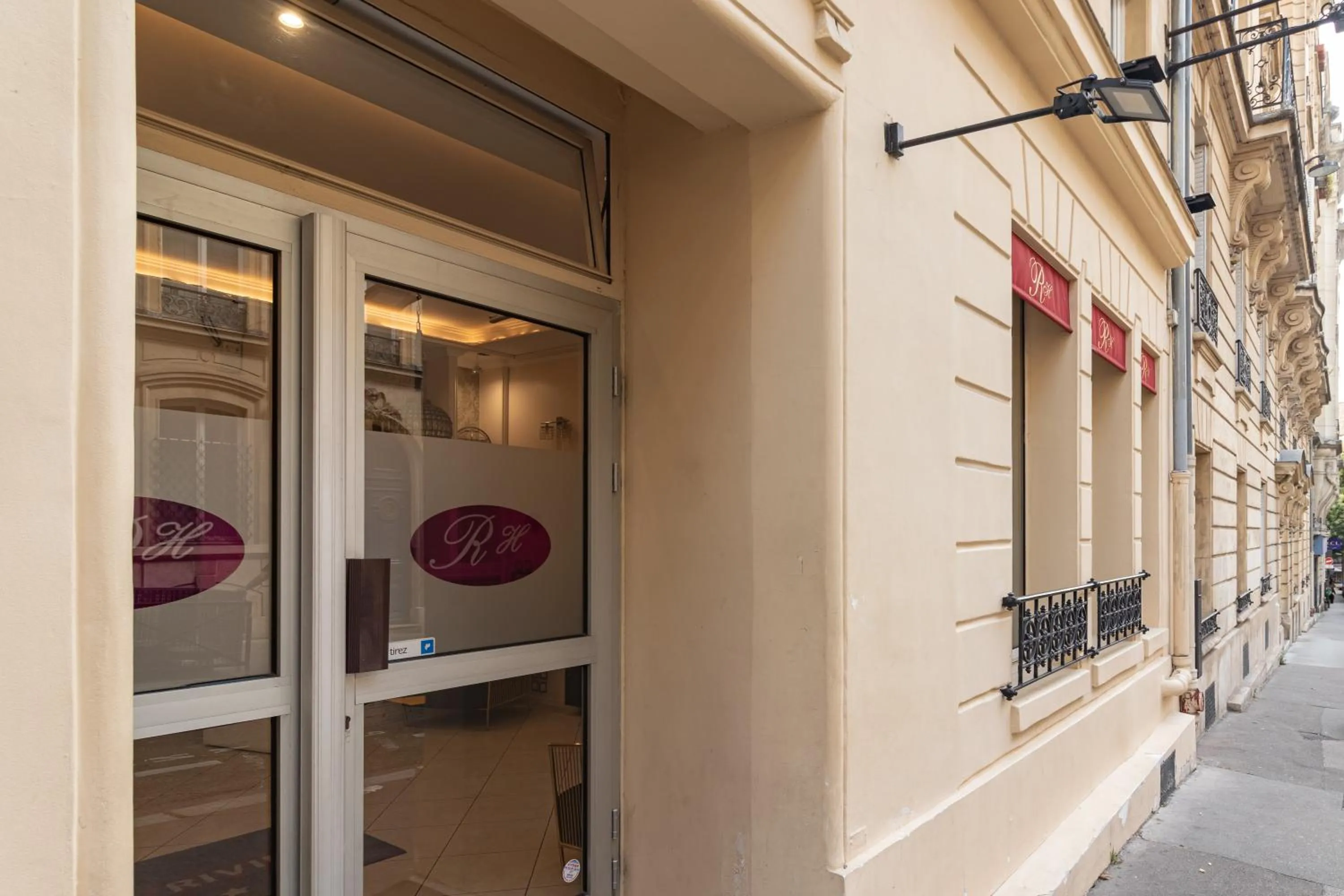 Property building in Hotel Riviera OPERA Cadet