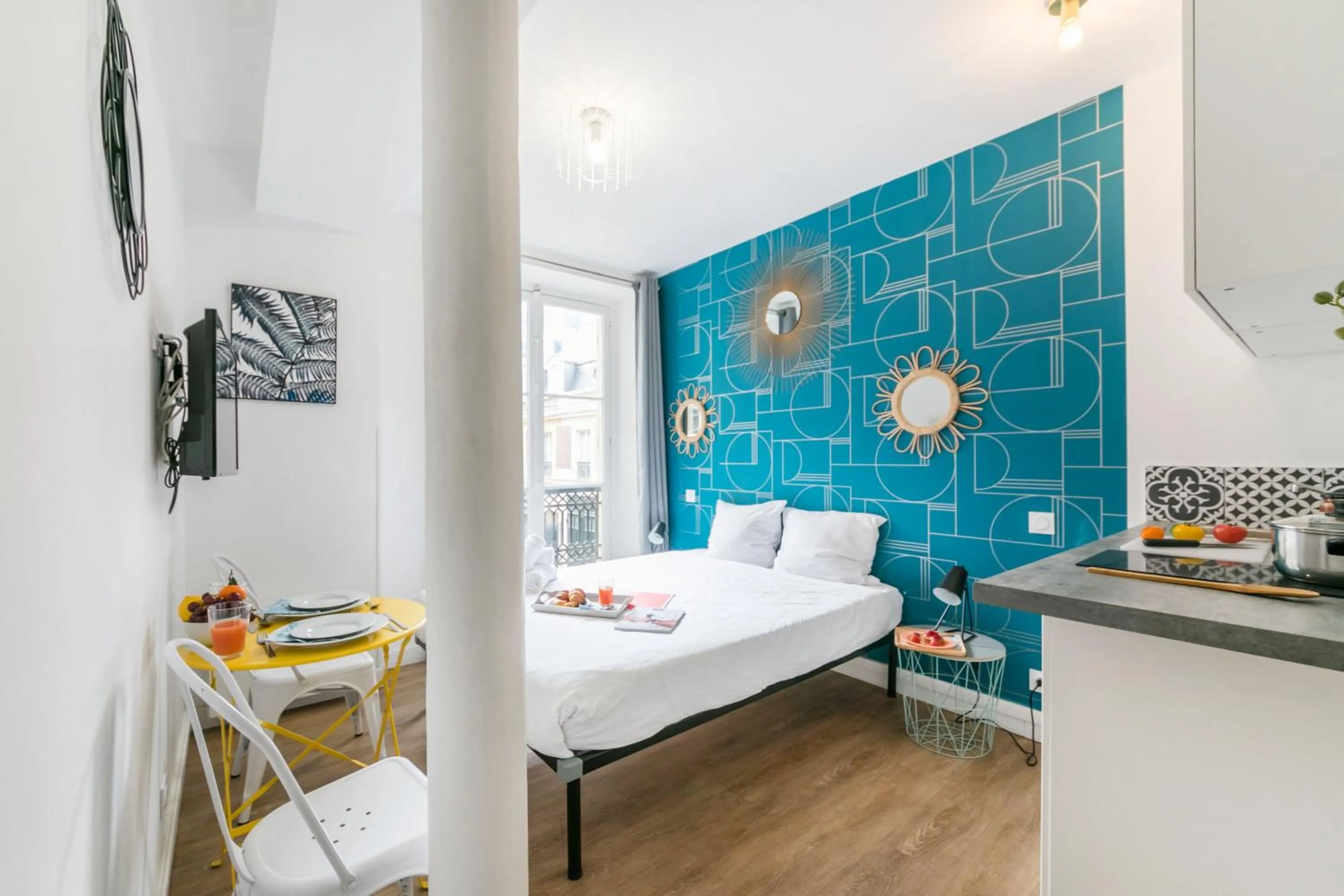 Living room, Bed in WS St Germain - Quartier Latin