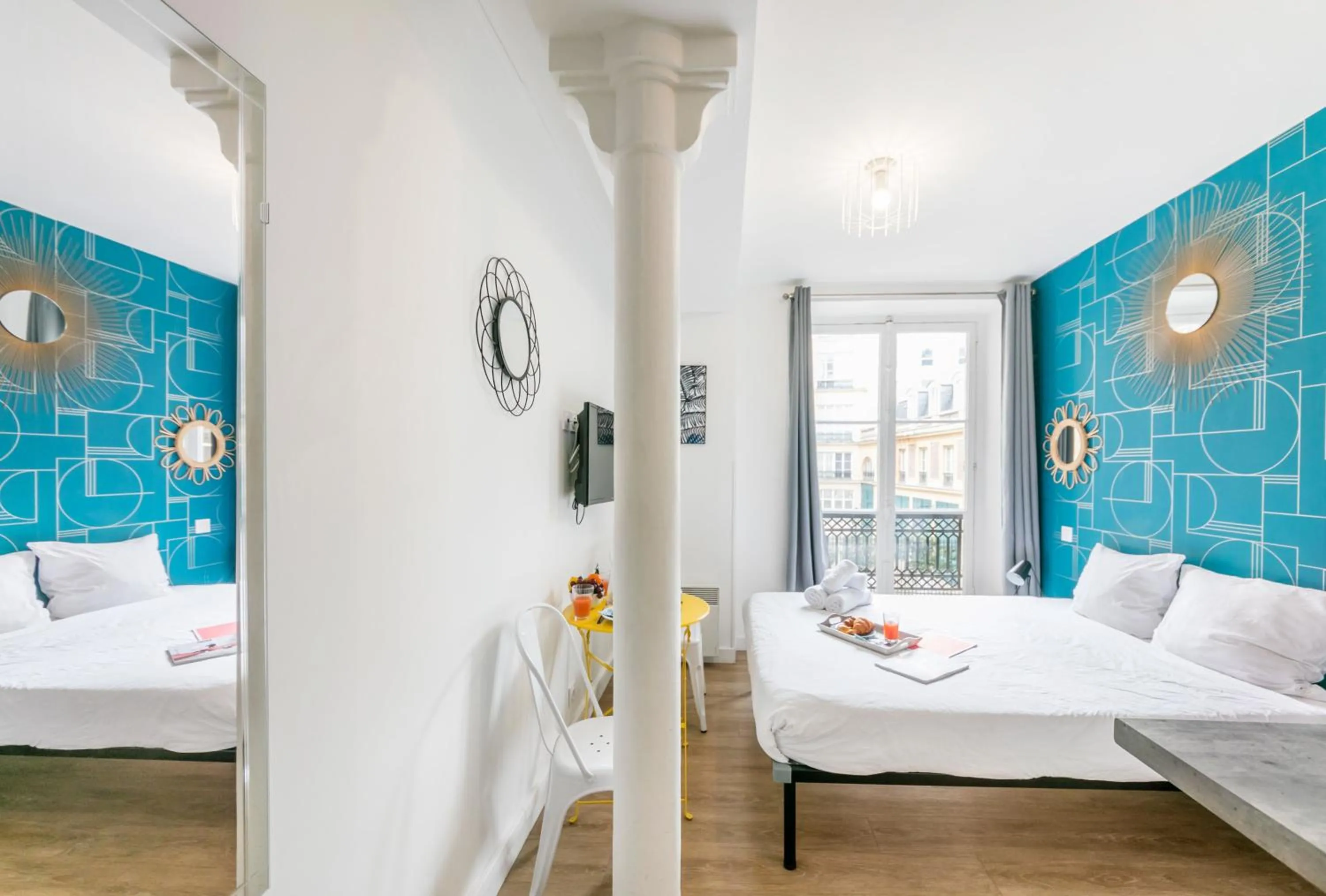 Living room, Bed in WS St Germain - Quartier Latin