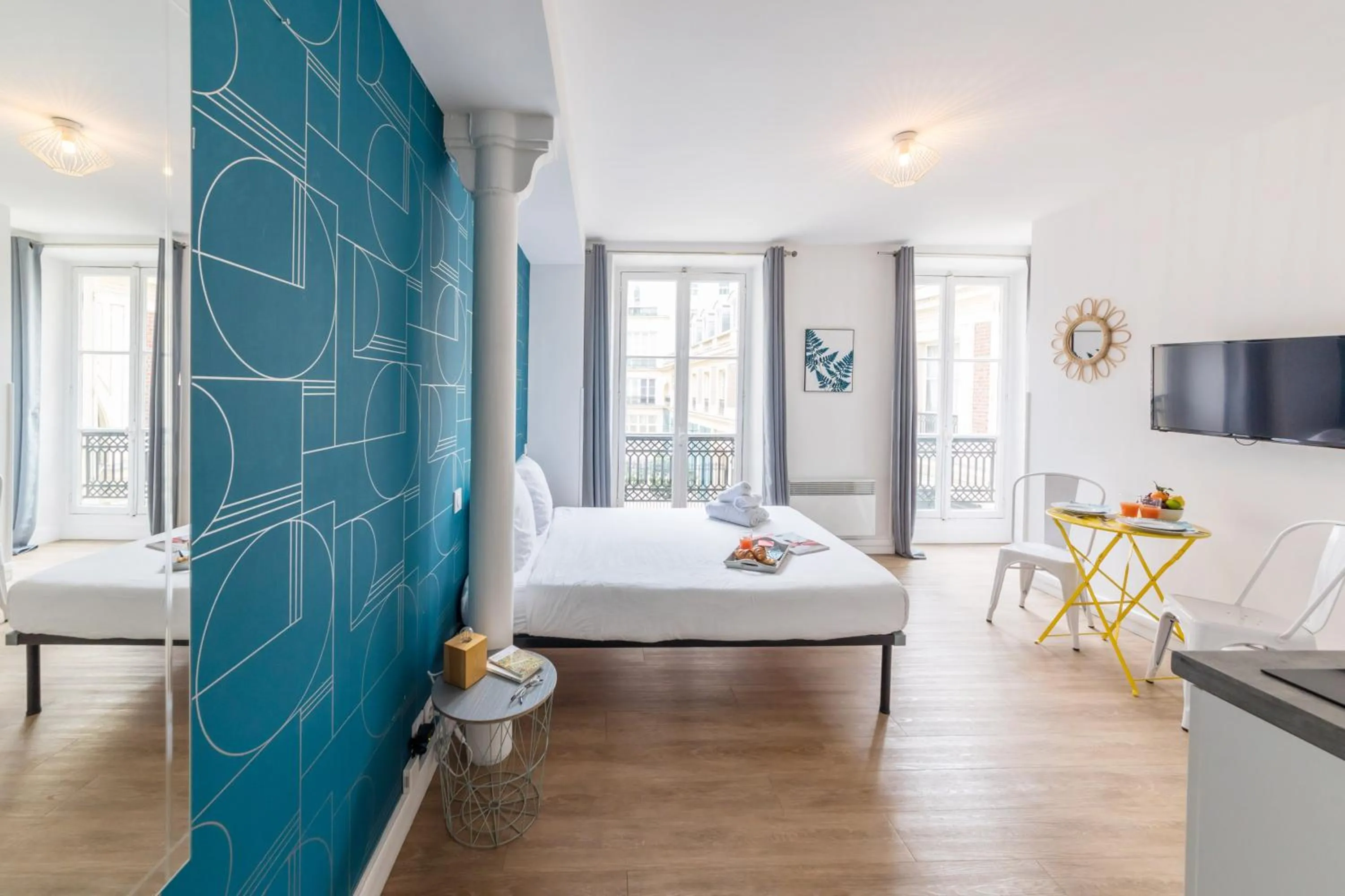 Living room, Bed in WS St Germain - Quartier Latin