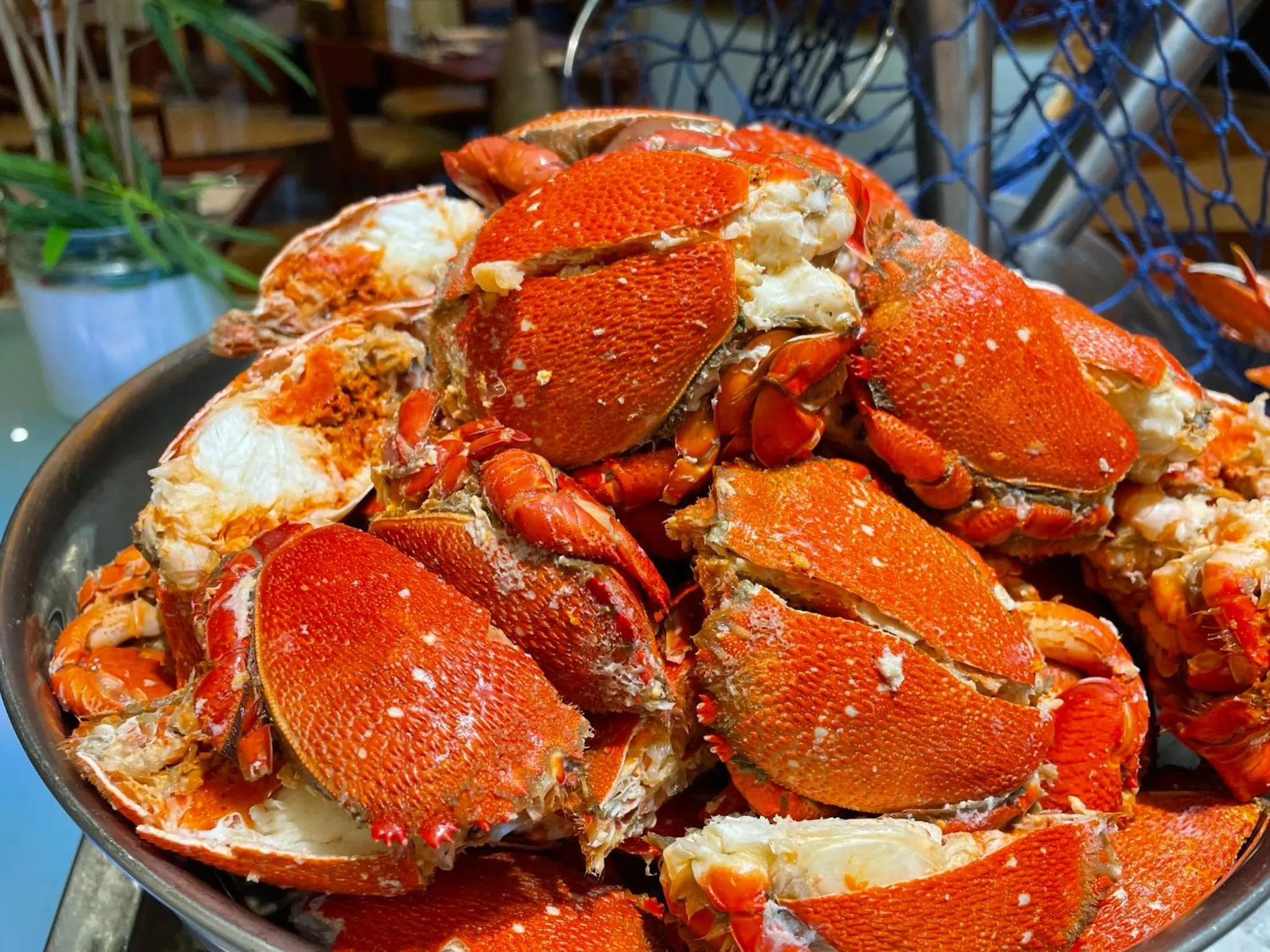 Restaurant/places to eat in Crowne Plaza Yantai Sea View by IHG