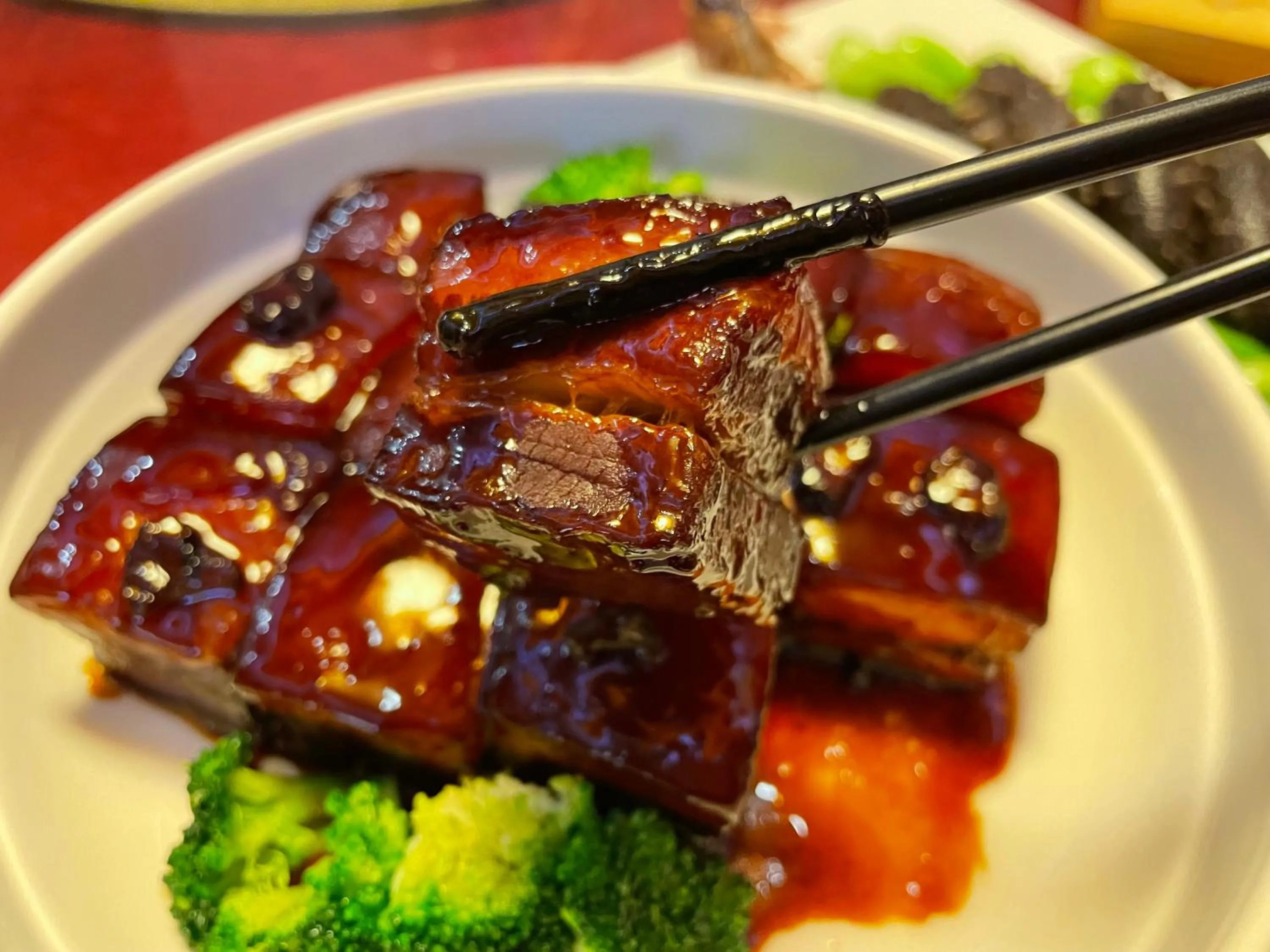 Restaurant/places to eat in Crowne Plaza Yantai Sea View by IHG