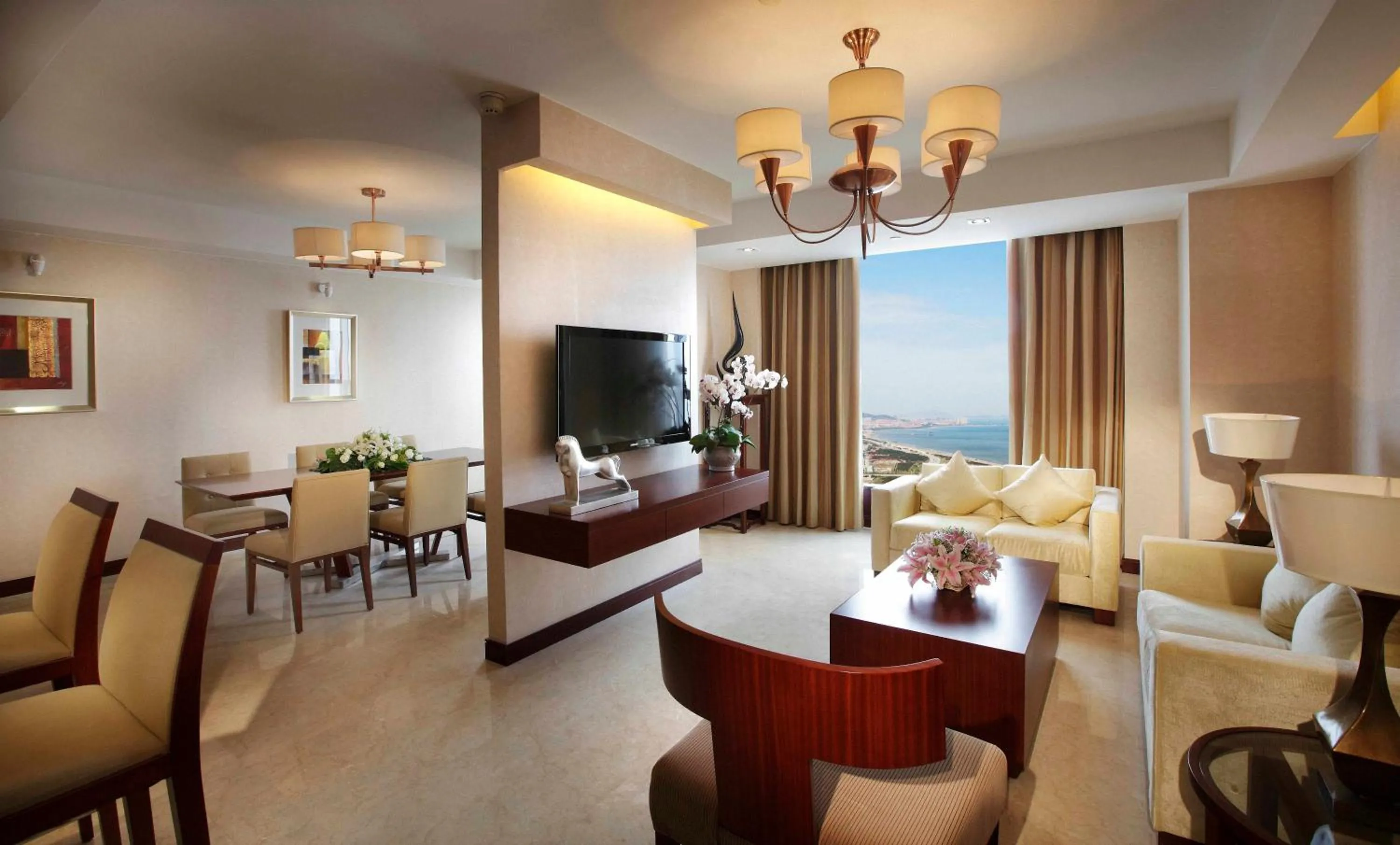 Photo of the whole room in Crowne Plaza Yantai Sea View by IHG