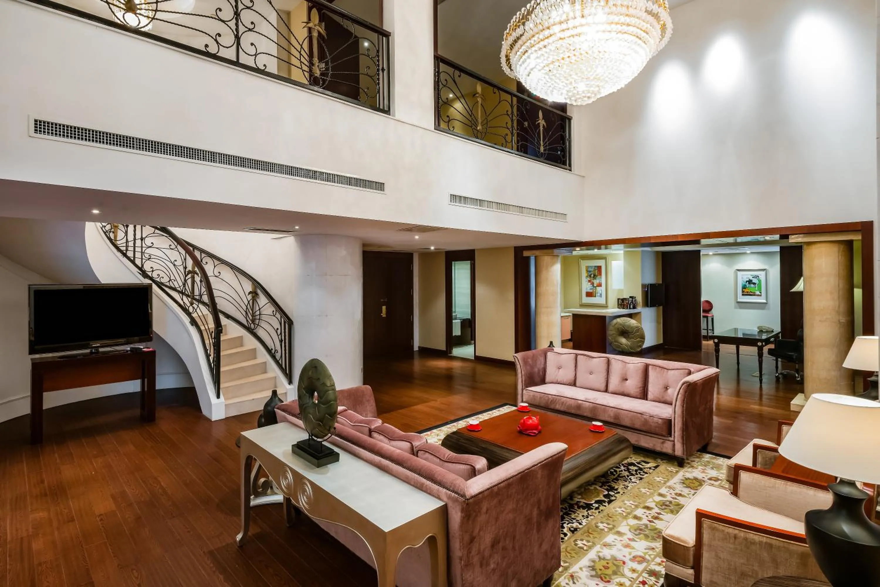 Photo of the whole room in Crowne Plaza Yantai Sea View by IHG