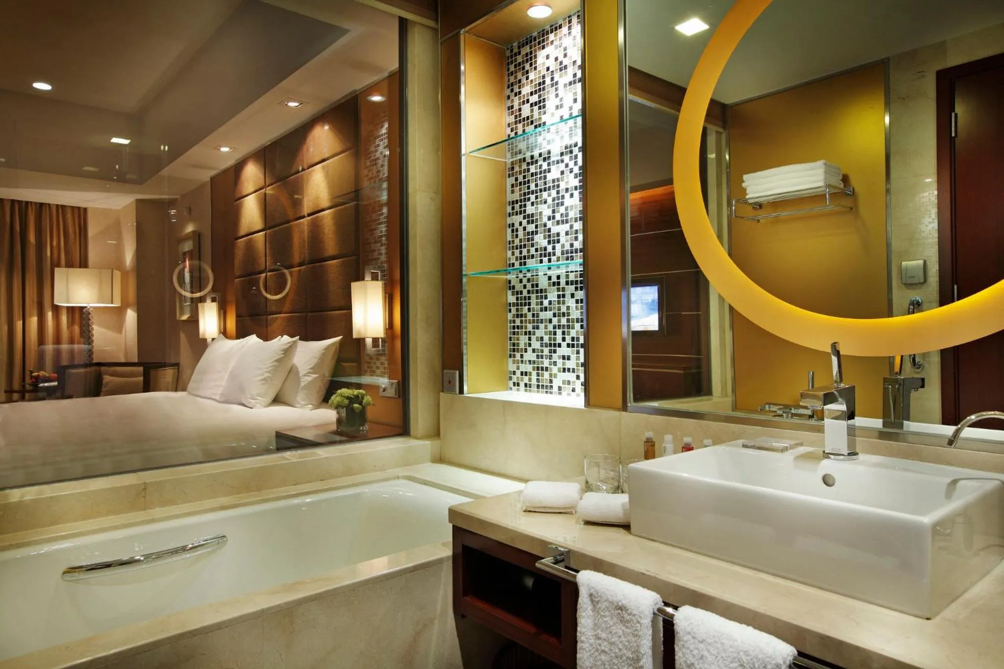 Bathroom, Bed in Crowne Plaza Yantai Sea View by IHG