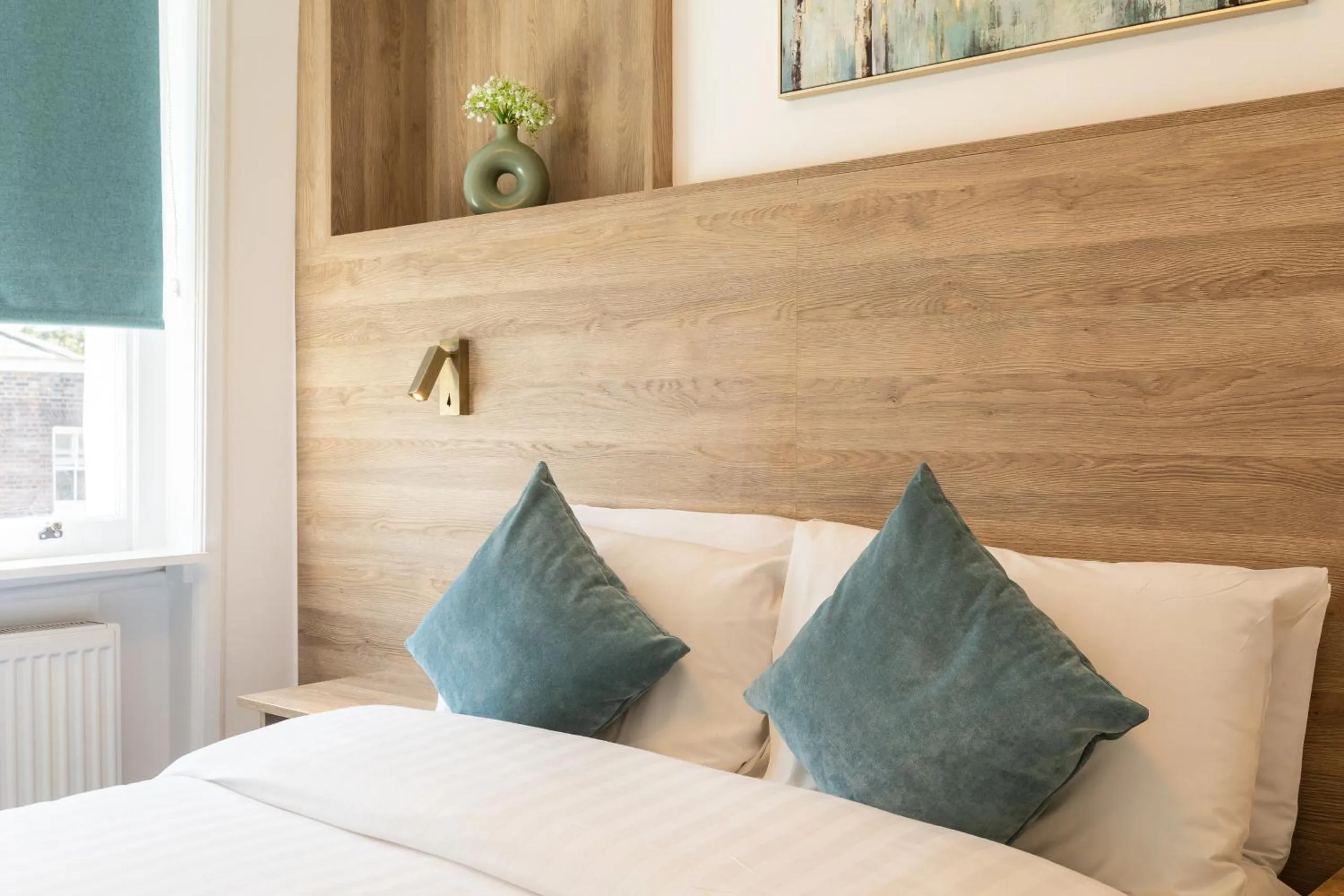 View (from property/room), Bed in The Chapter Hotels - Griffin House