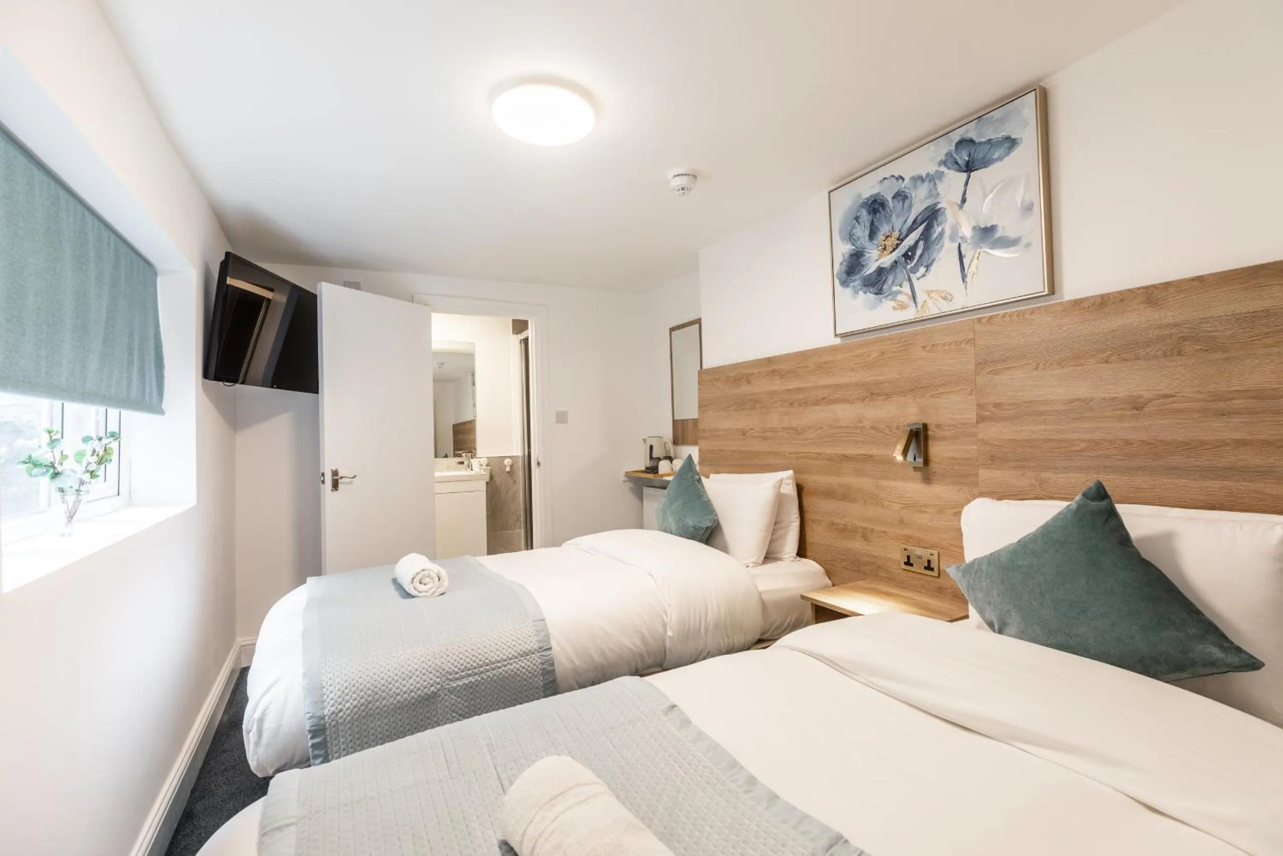 View (from property/room), Bed in The Chapter Hotels - Griffin House