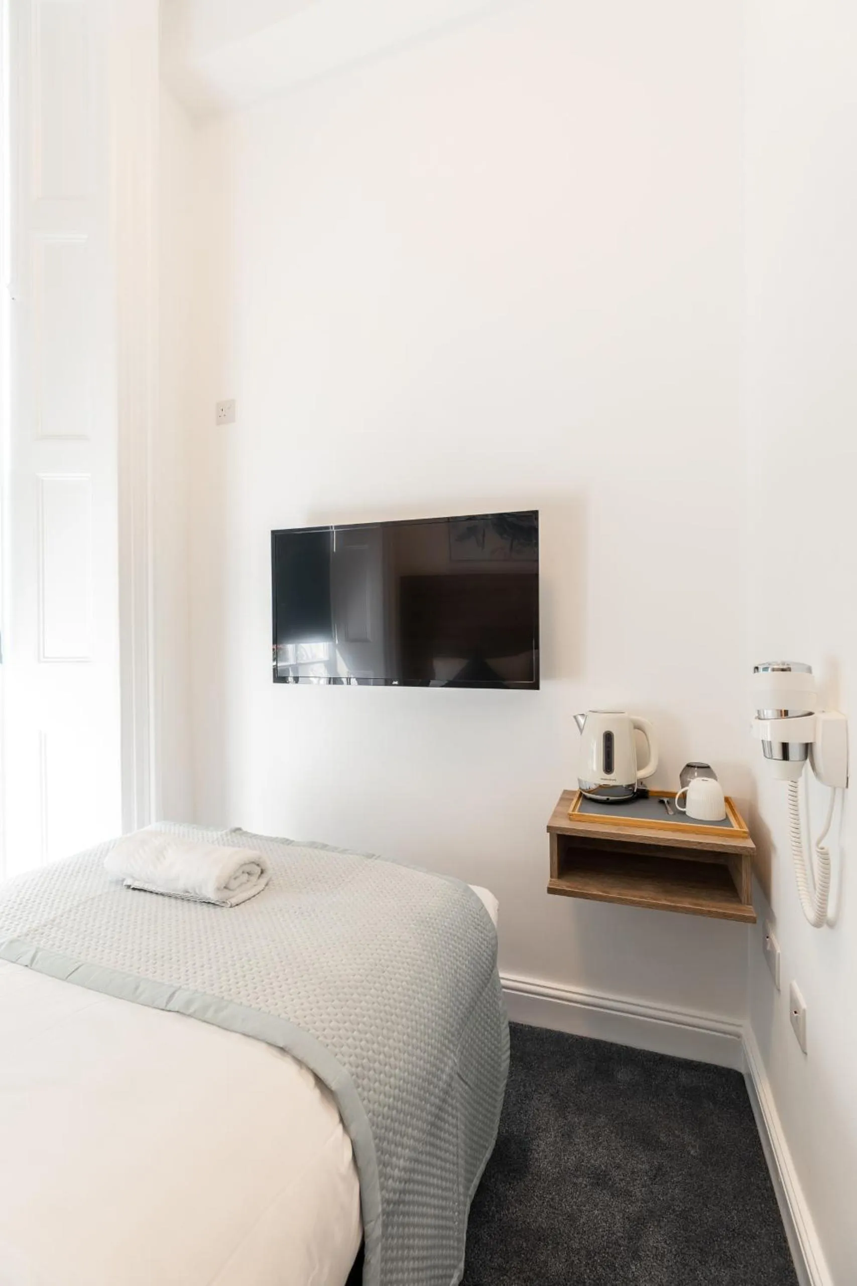 View (from property/room), Bed in The Chapter Hotels - Griffin House