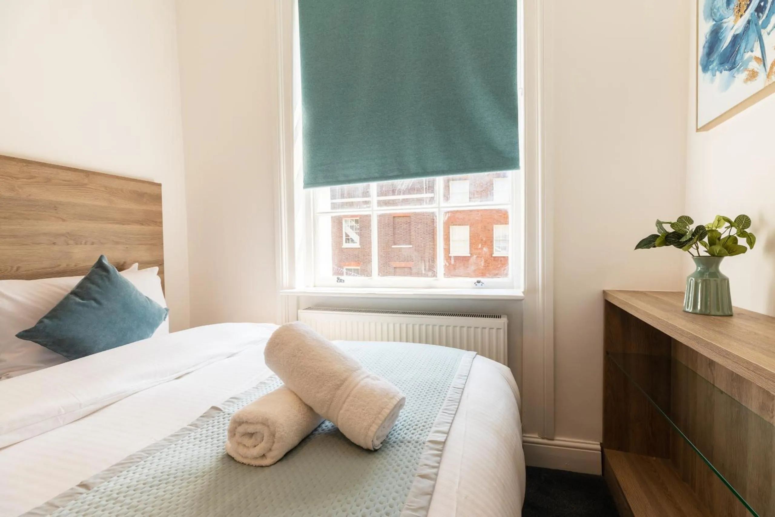 View (from property/room), Bed in The Chapter Hotels - Griffin House