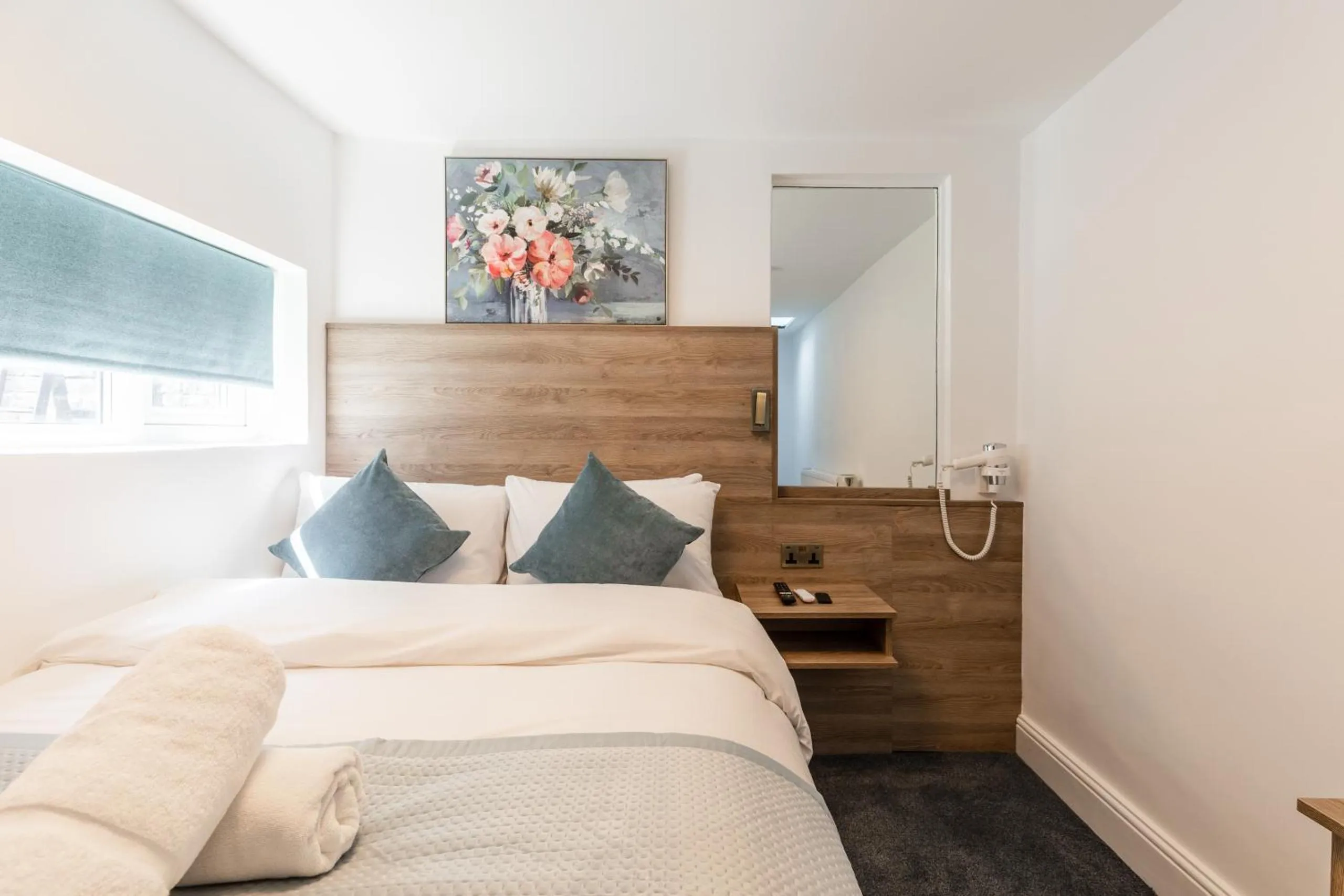 View (from property/room), Bed in The Chapter Hotels - Griffin House