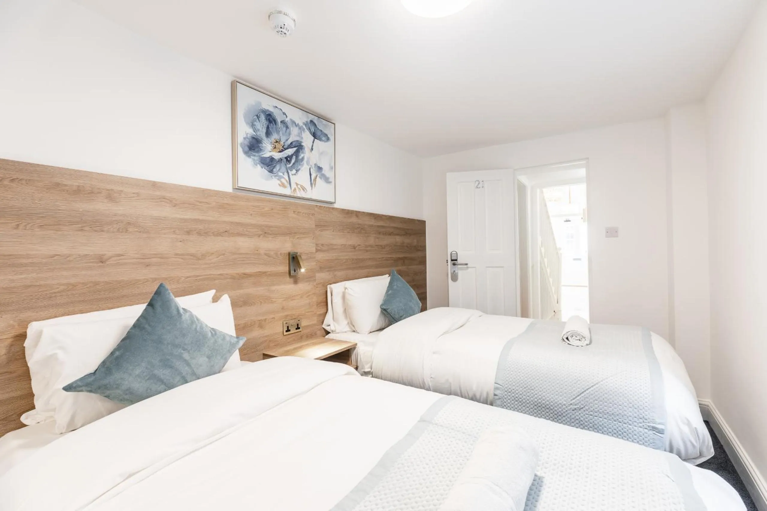 View (from property/room), Bed in The Chapter Hotels - Griffin House