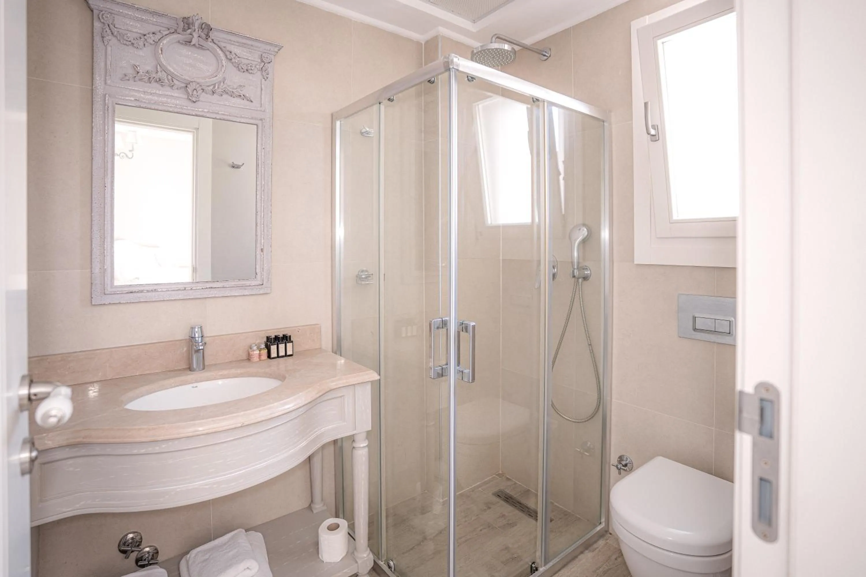 Toilet in Eritrina Alacati