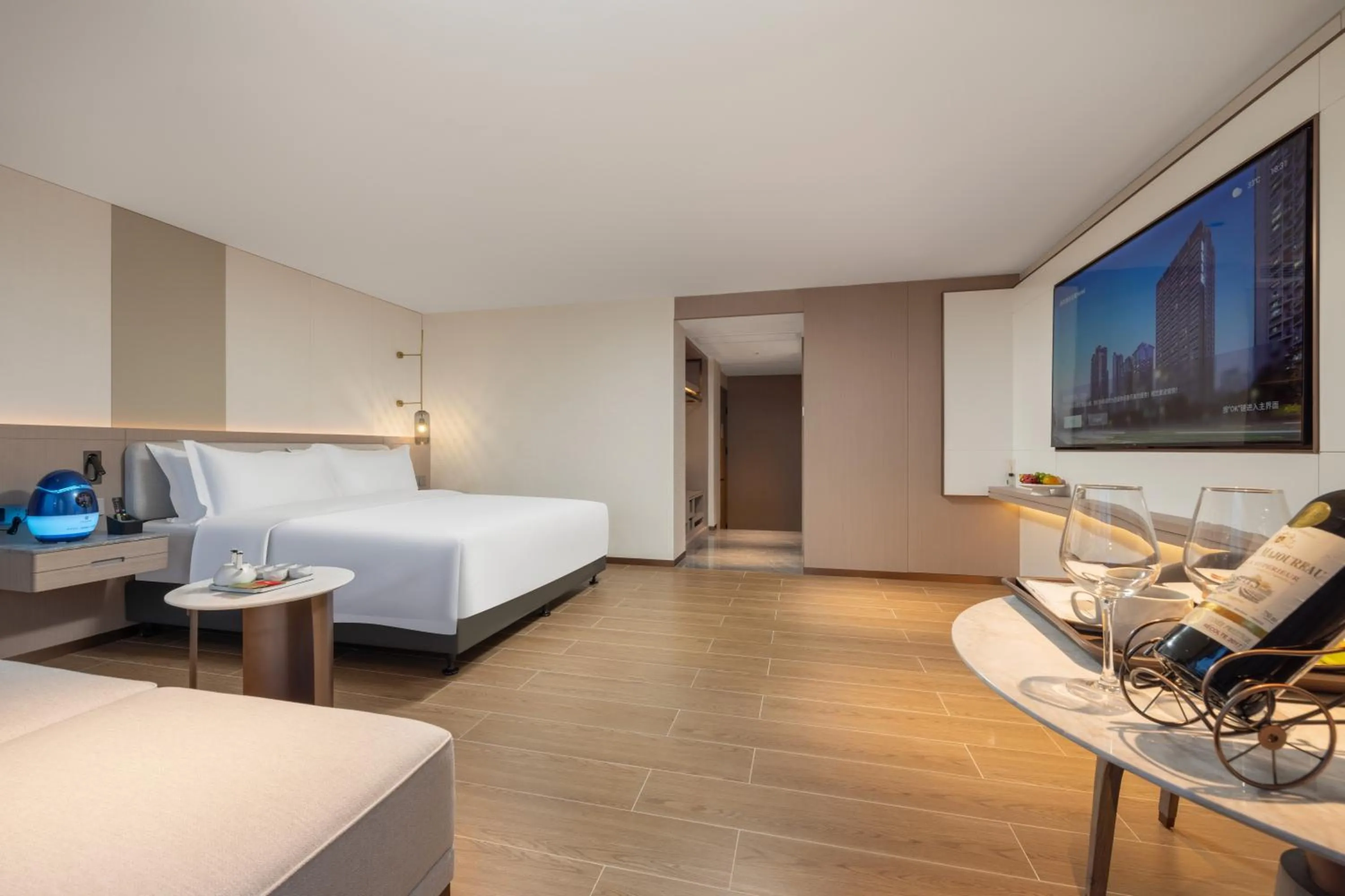 Bedroom, Bed in Sunflower Hotel &Residence, Futian Port Branch