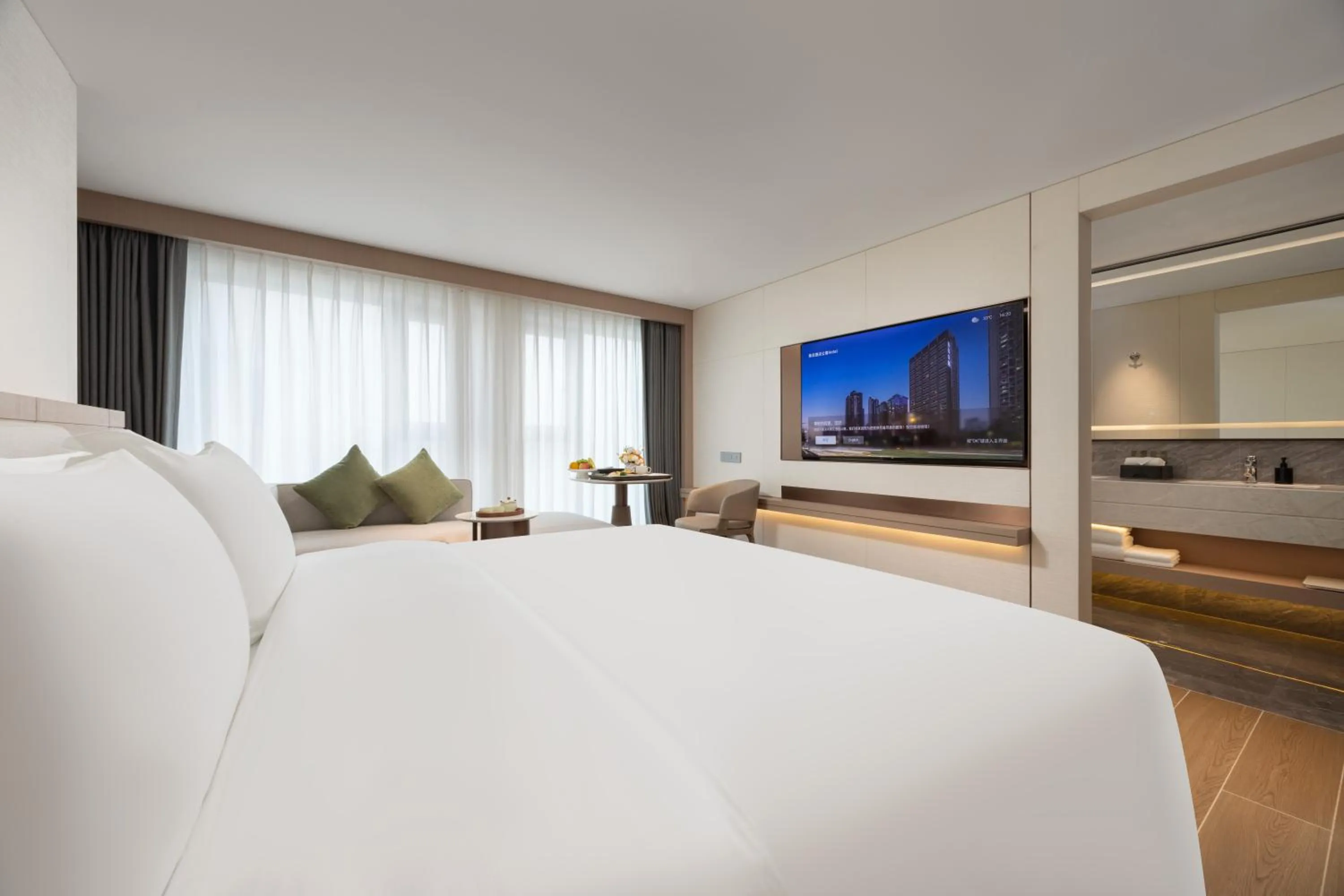 TV and multimedia, Bed in Sunflower Hotel &Residence, Futian Port Branch