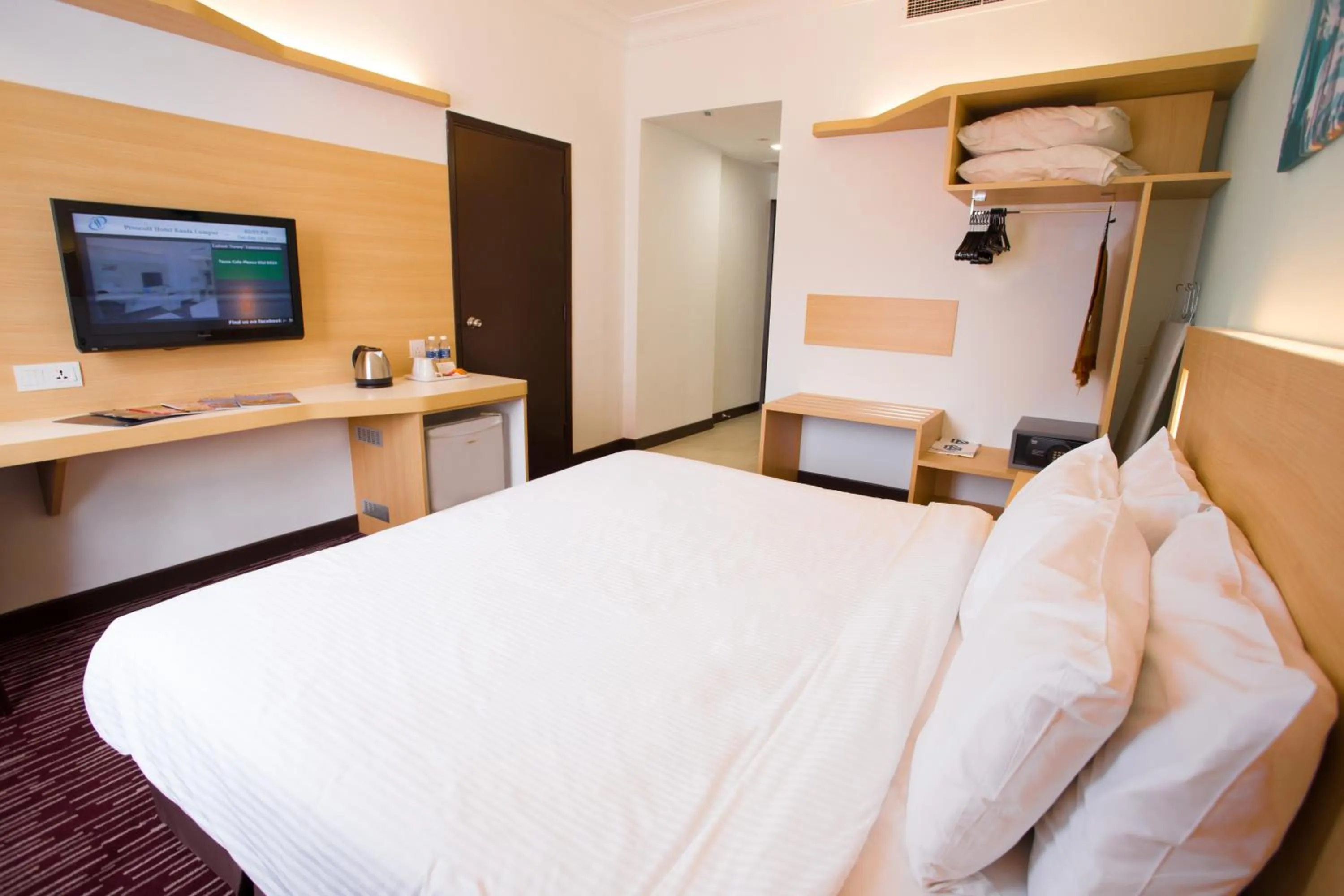 TV and multimedia, Bed in Prescott Hotel Kuala Lumpur Medan Tuanku