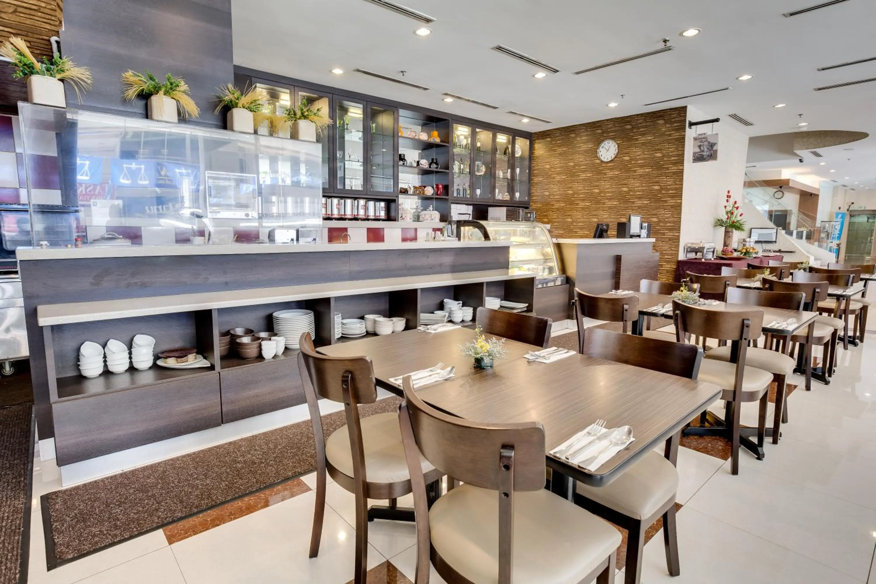 Restaurant/places to eat in Prescott Hotel Kuala Lumpur Medan Tuanku