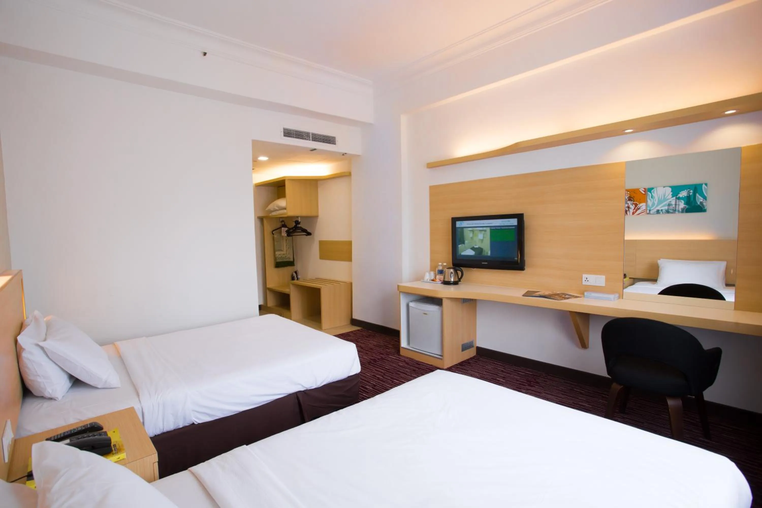 Coffee/tea facilities, Bed in Prescott Hotel Kuala Lumpur Medan Tuanku