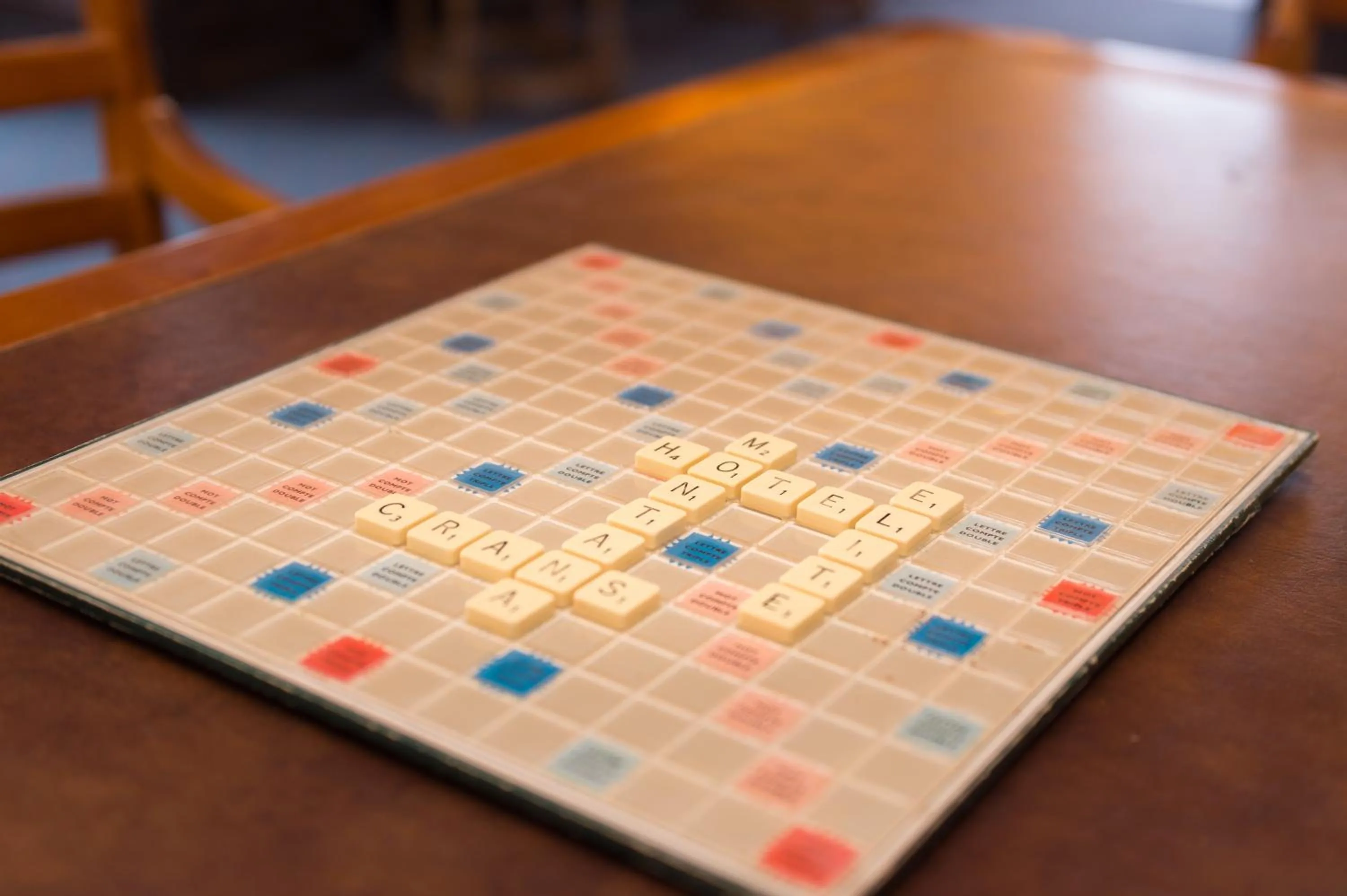 Communal lounge/ TV room in Hotel Elite