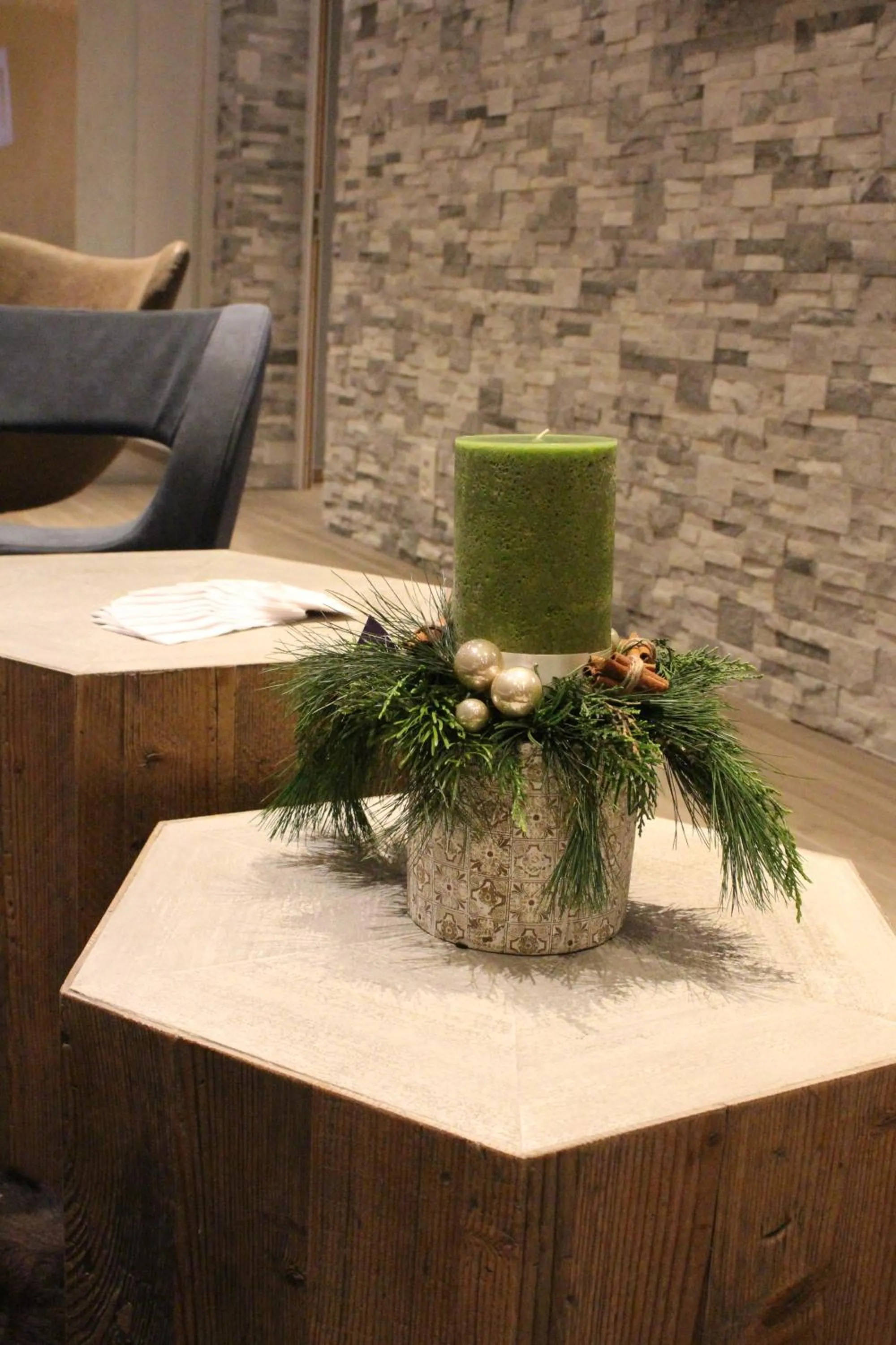 Communal lounge/ TV room in Hotel Elite