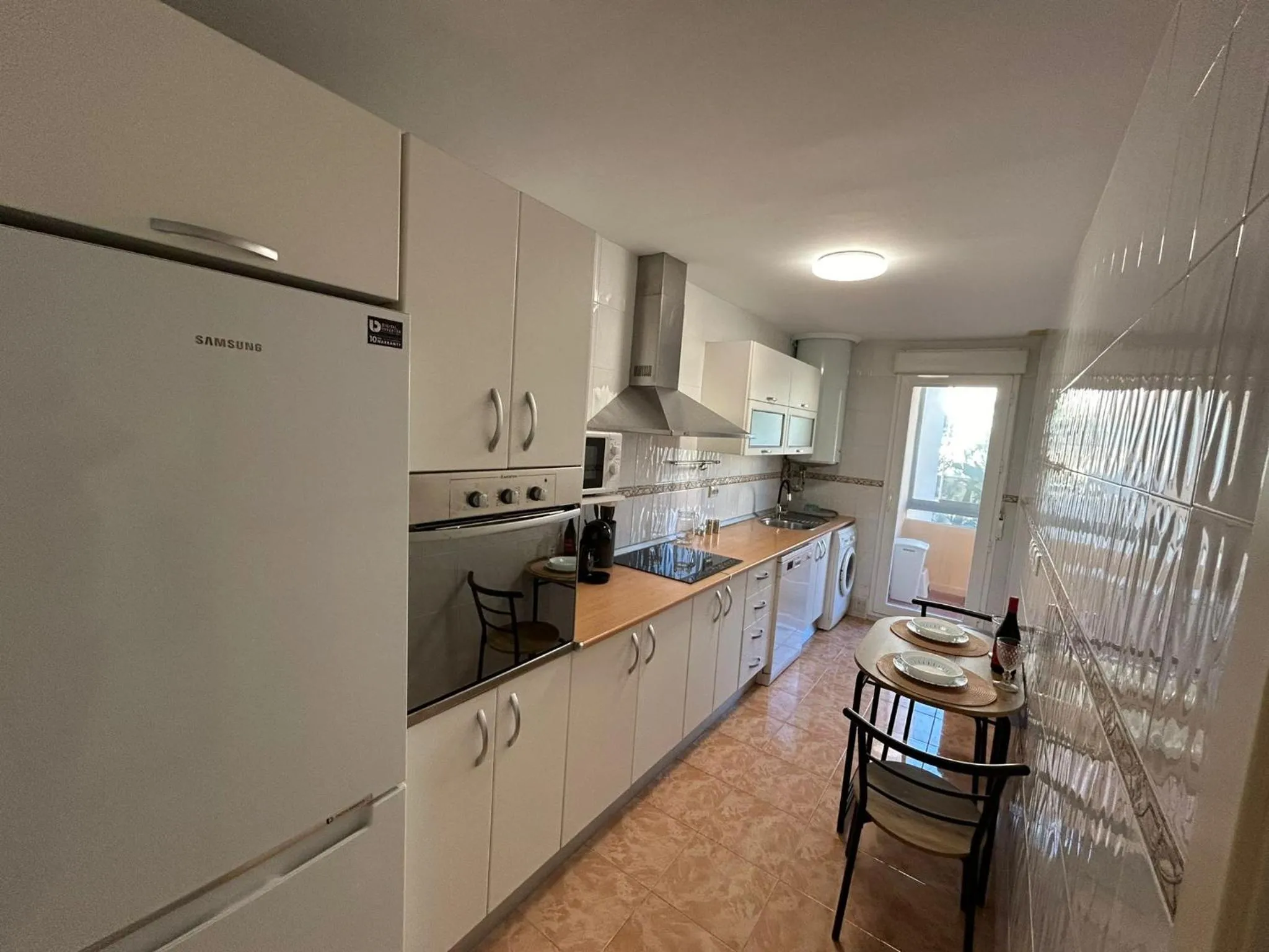 Kitchen or kitchenette in Elviria beach front apartment