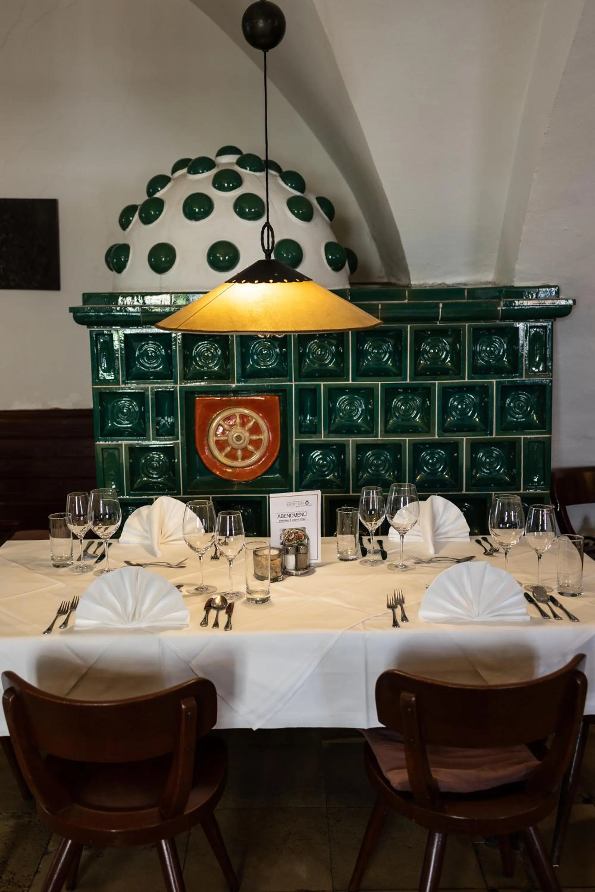 Restaurant/places to eat in Kaiser von Österreich, Historik- und Thermalhotel